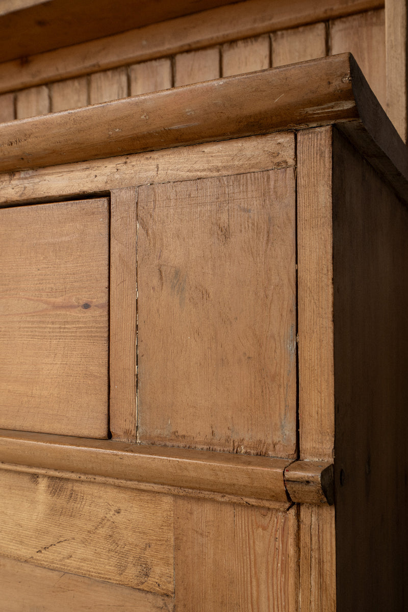 Stunning Classic English Kitchen Dresser - IDYLL MANOR