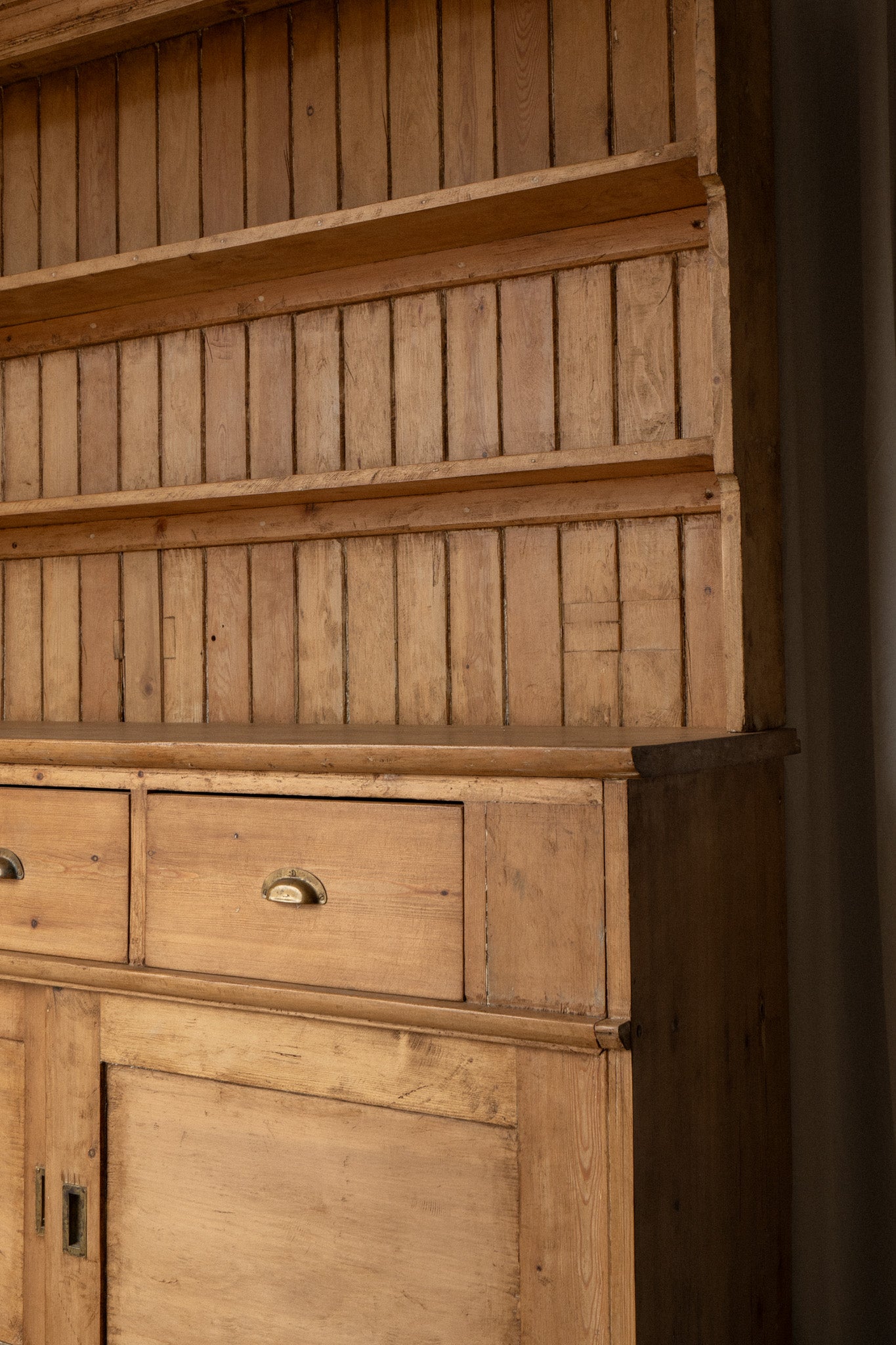 Stunning Classic English Kitchen Dresser - IDYLL MANOR