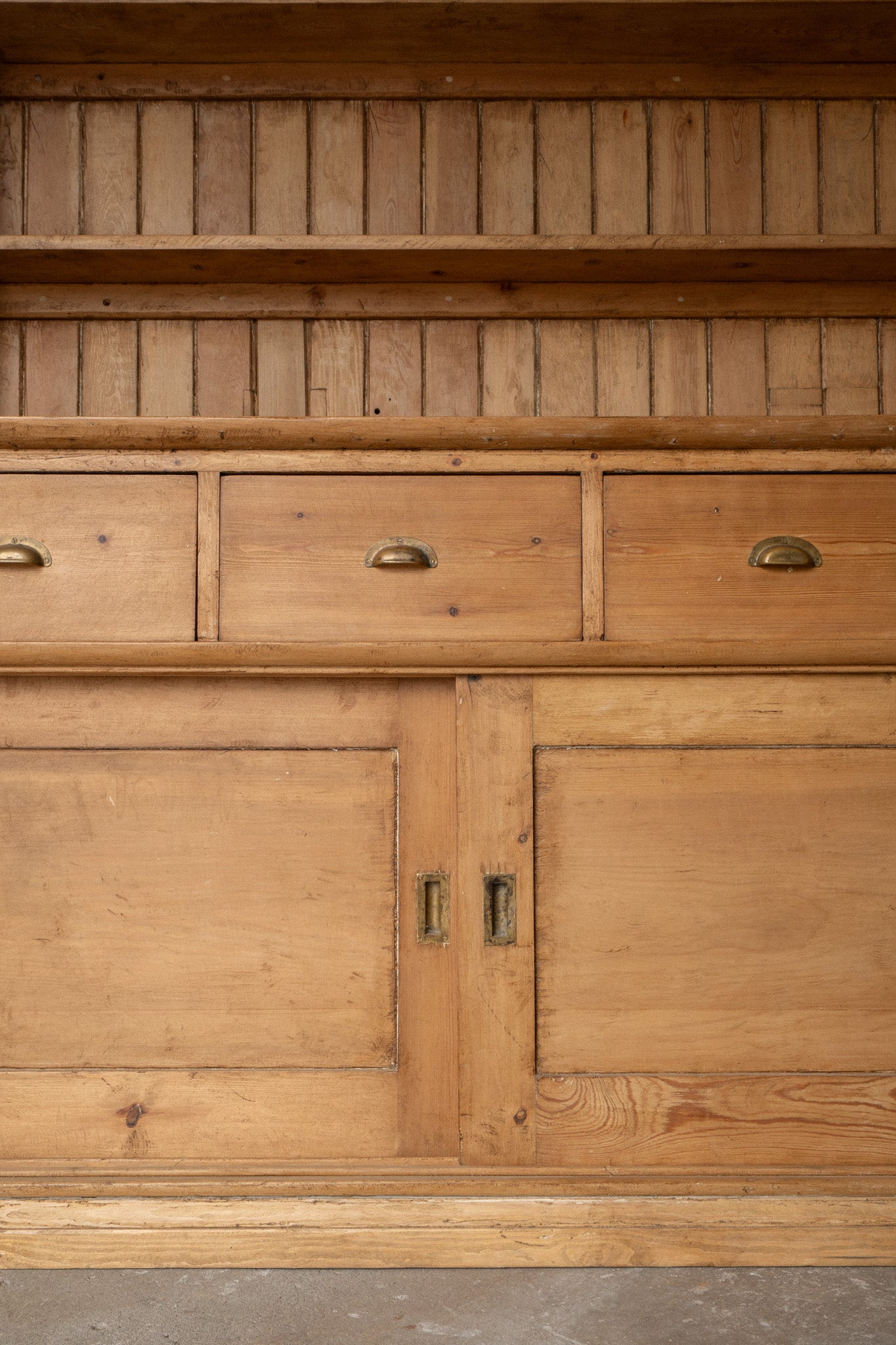 Stunning Classic English Kitchen Dresser - IDYLL MANOR