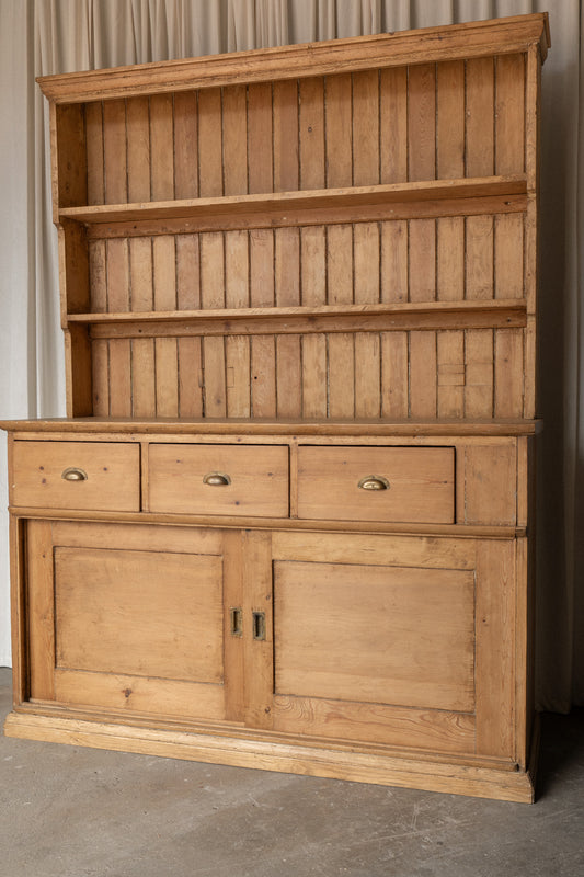 Stunning Classic English Kitchen Dresser - IDYLL MANOR