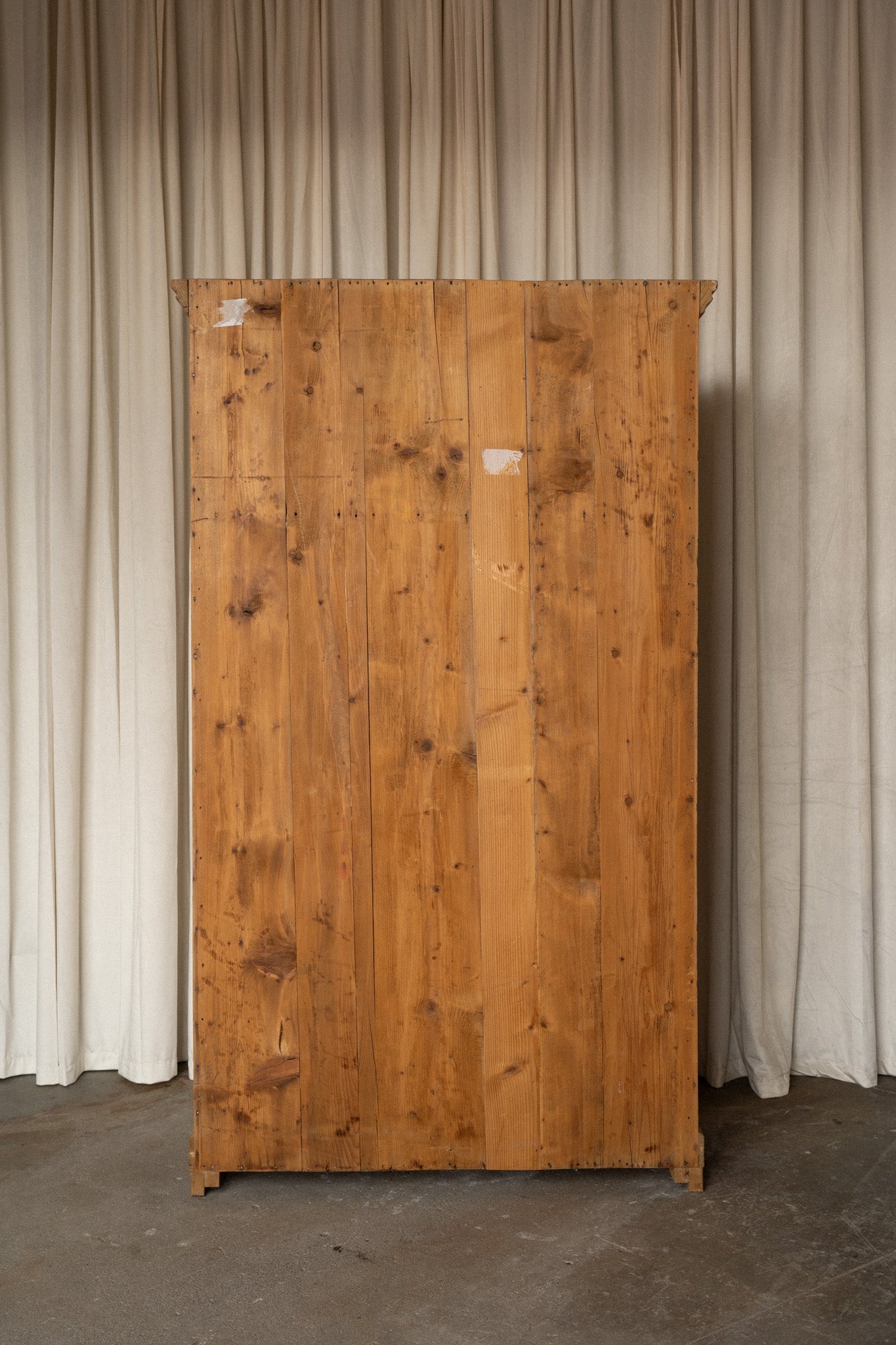 Antique English Kitchen Pantry/Linen Cupboard | 5 Shelves - IDYLL MANOR