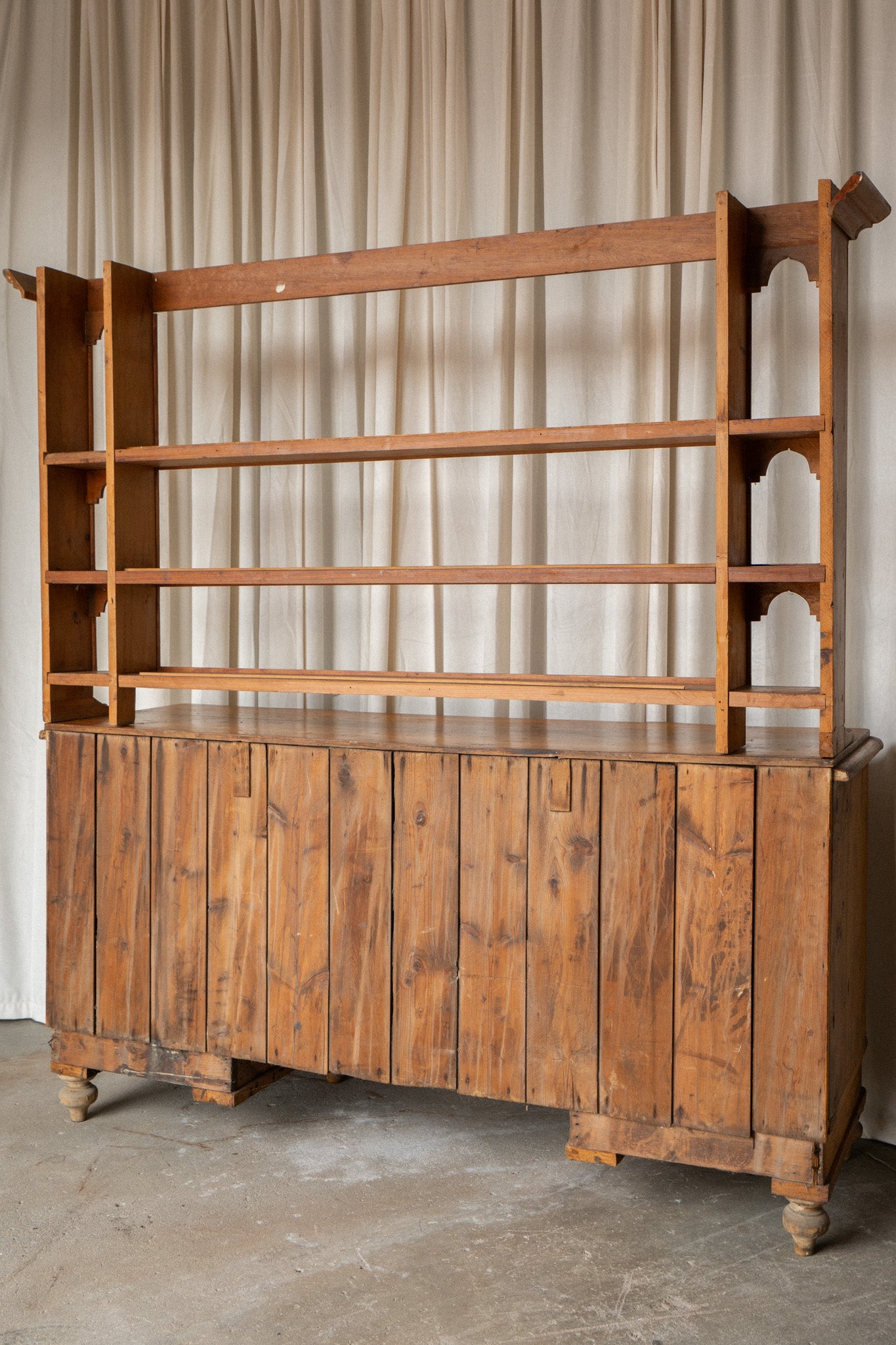 Amber Kitchen Dresser | Open Shelving - IDYLL MANOR