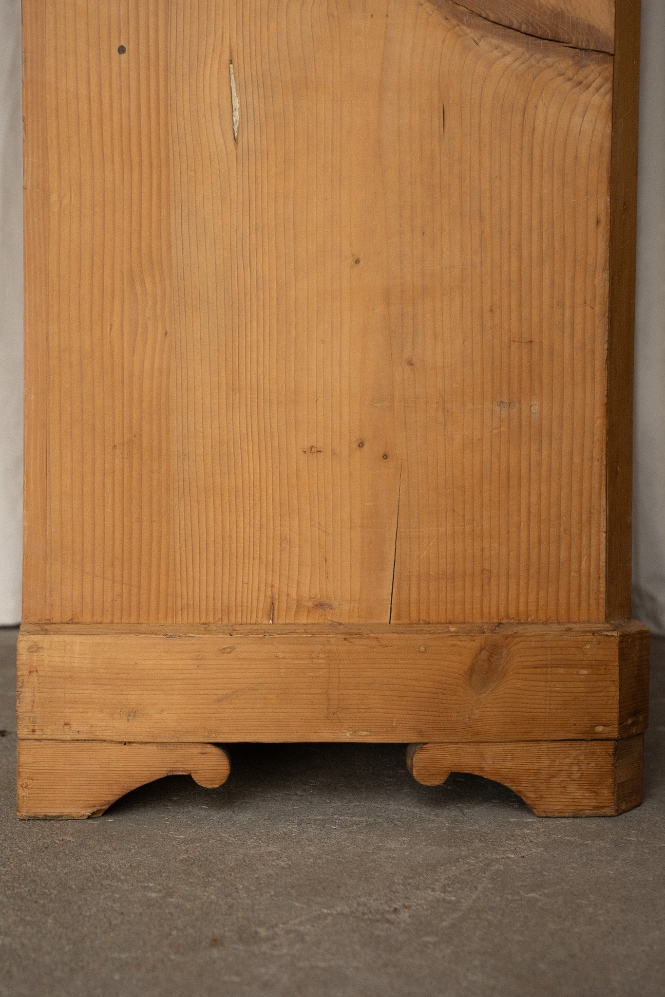 Antique English Kitchen Pantry/Linen Cupboard | 5 Shelves - IDYLL MANOR