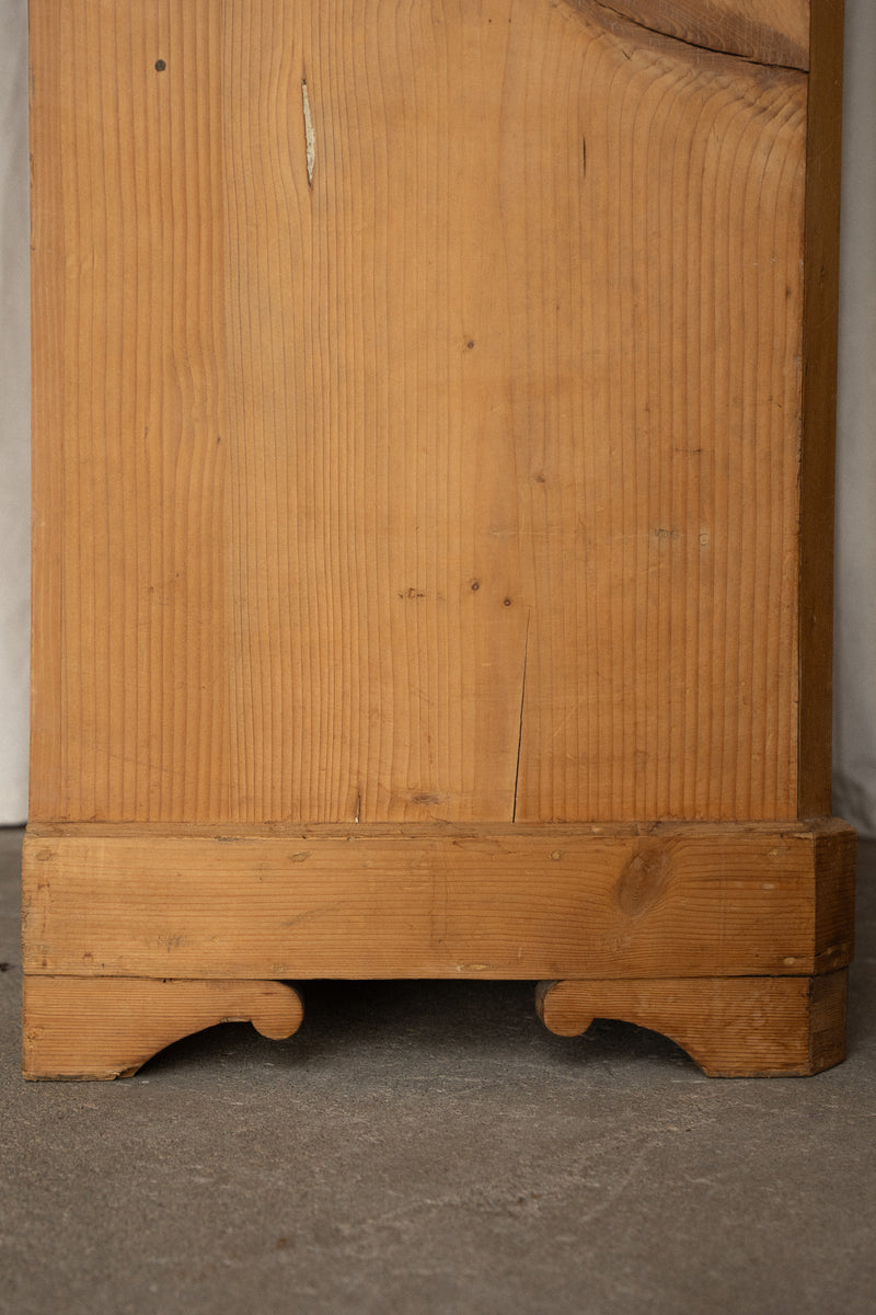 Antique English Kitchen Pantry/Linen Cupboard | 5 Shelves - IDYLL MANOR