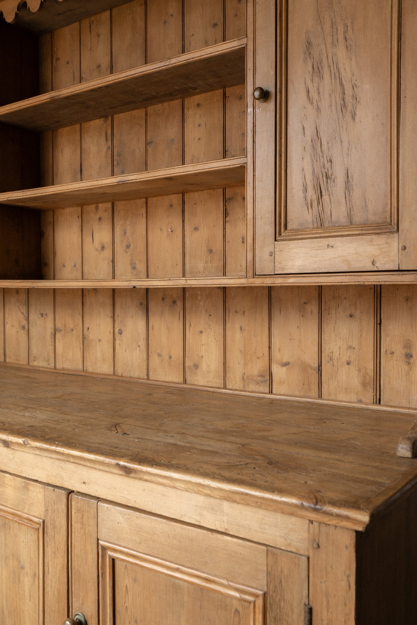 XL Antique Pine Kitchen Hutch | English Dresser Cabinet with Scalloped Shelving - IDYLL MANOR