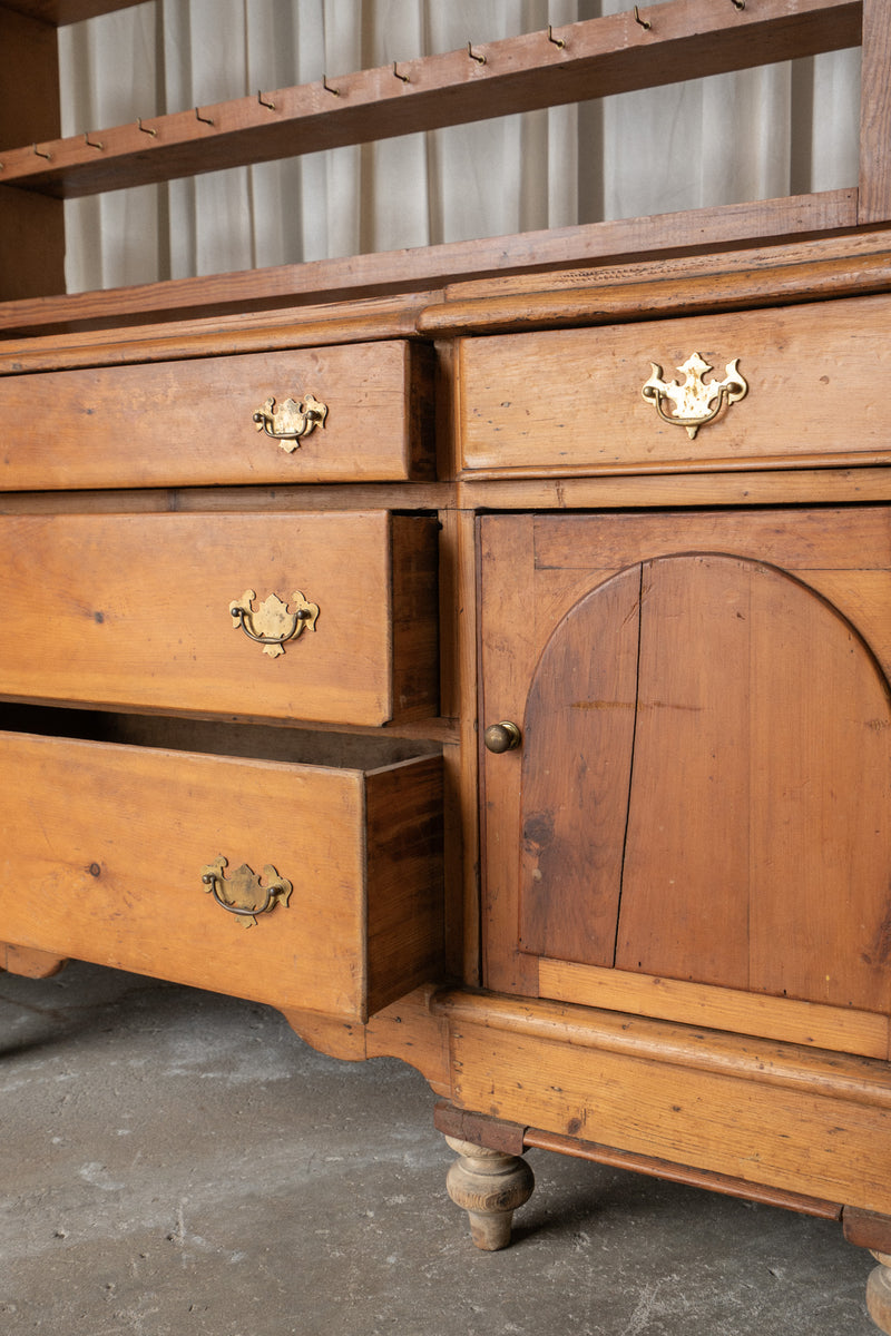 Amber Kitchen Dresser | Open Shelving - IDYLL MANOR