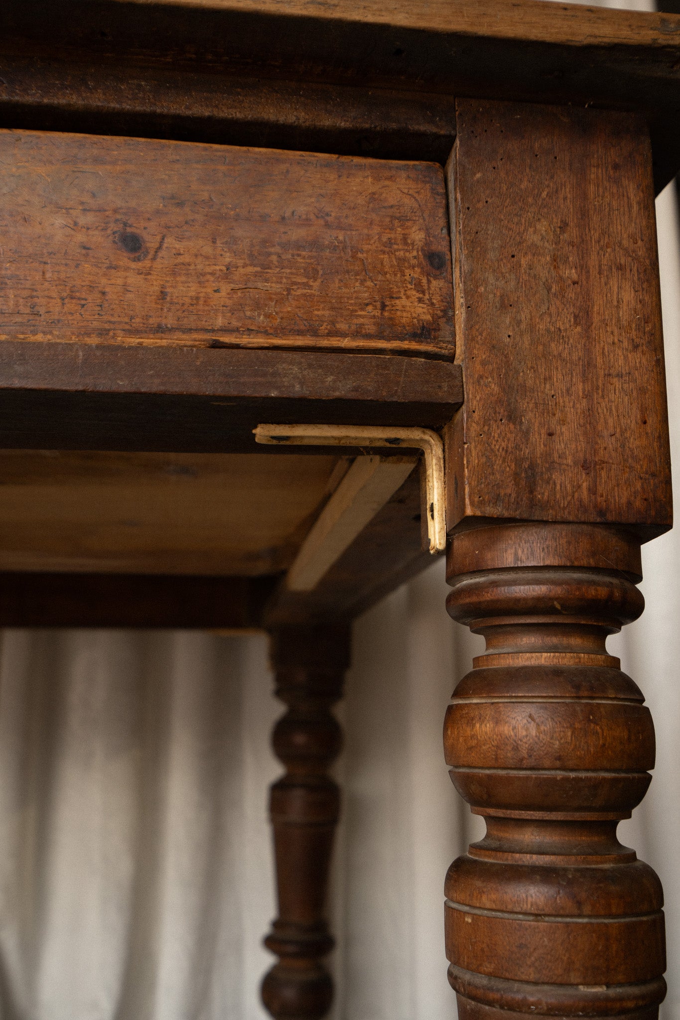 Antique Pine Farmhouse Table | 2 Drawers - IDYLL MANOR