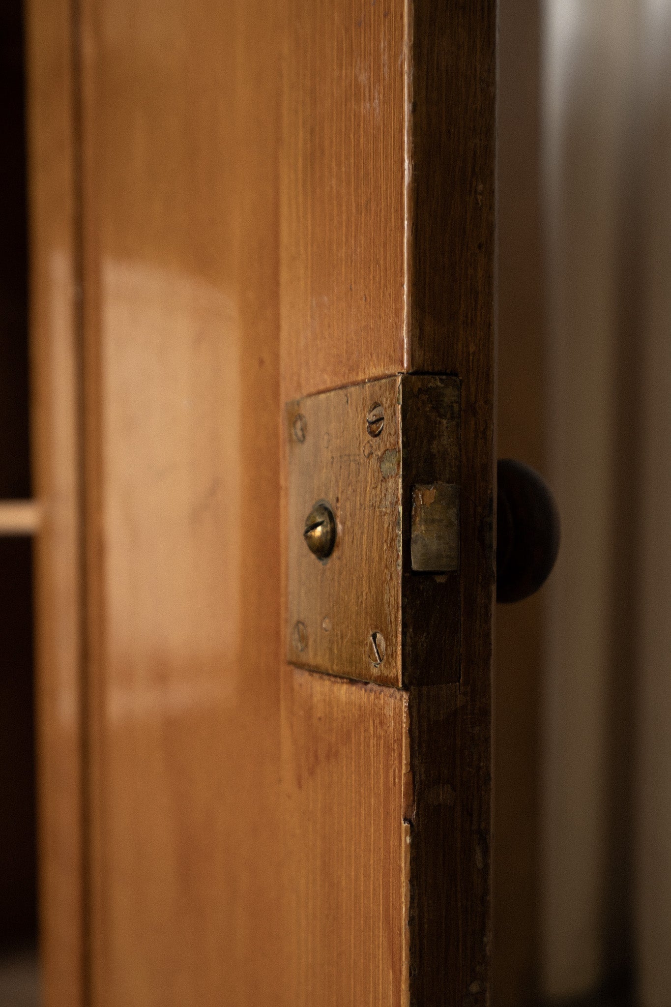 Single English Bedside Locker | Antique Pine Nightstand Cabinet - IDYLL MANOR