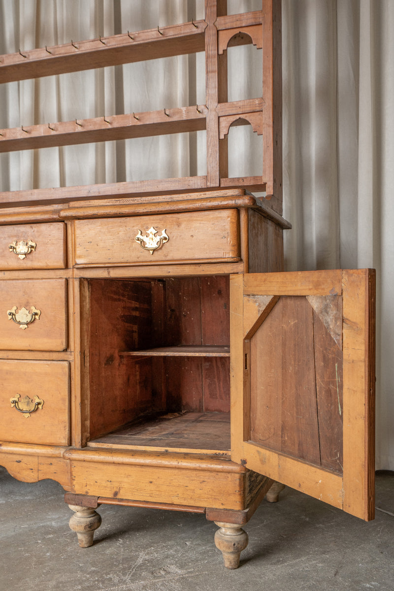 Amber Kitchen Dresser | Open Shelving - IDYLL MANOR