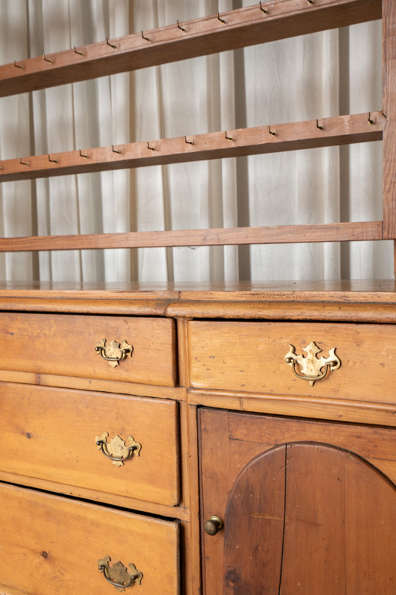Amber Kitchen Dresser | Open Shelving - IDYLL MANOR