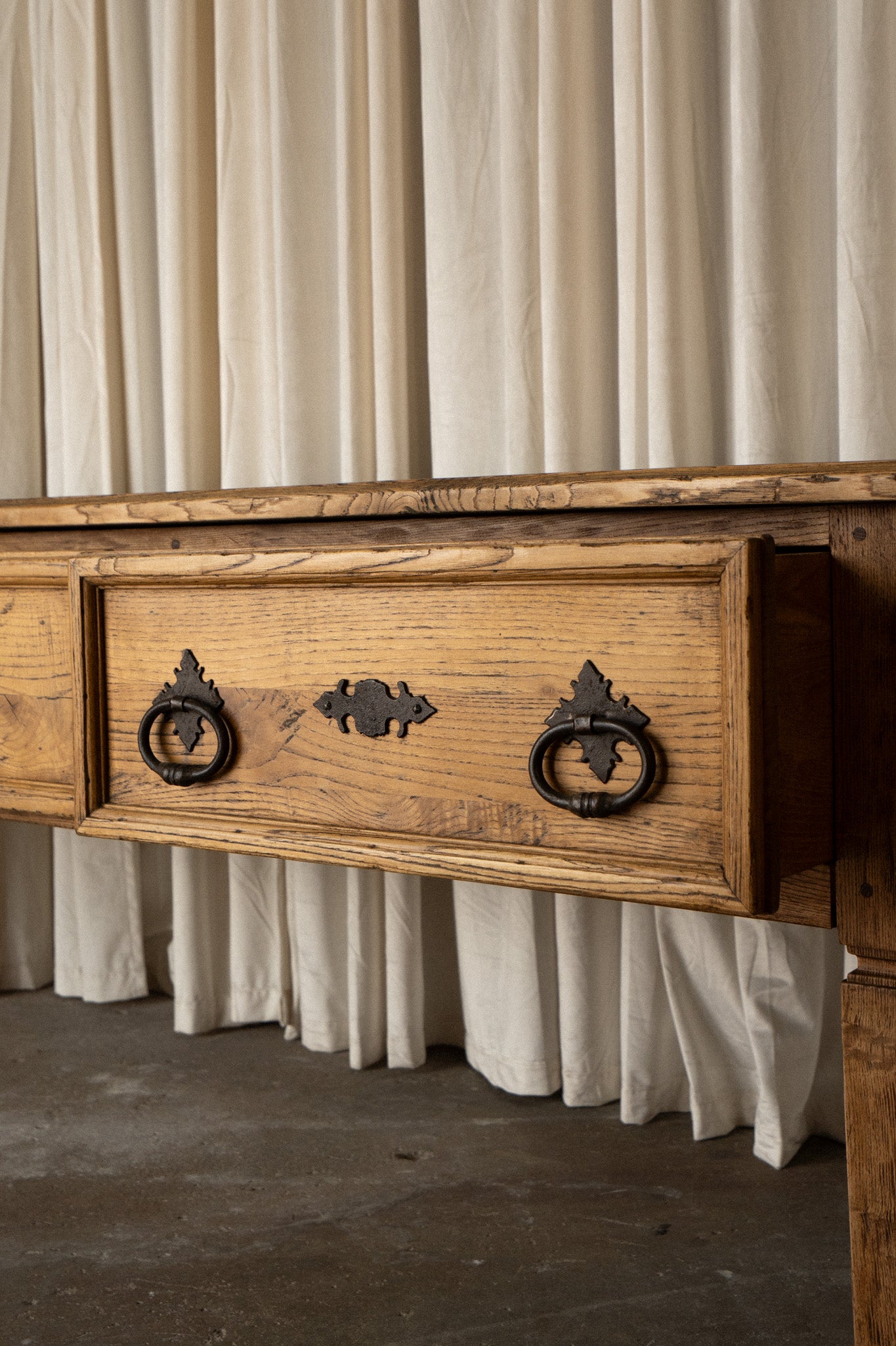English Pine Kitchen Island, Server - IDYLL MANOR