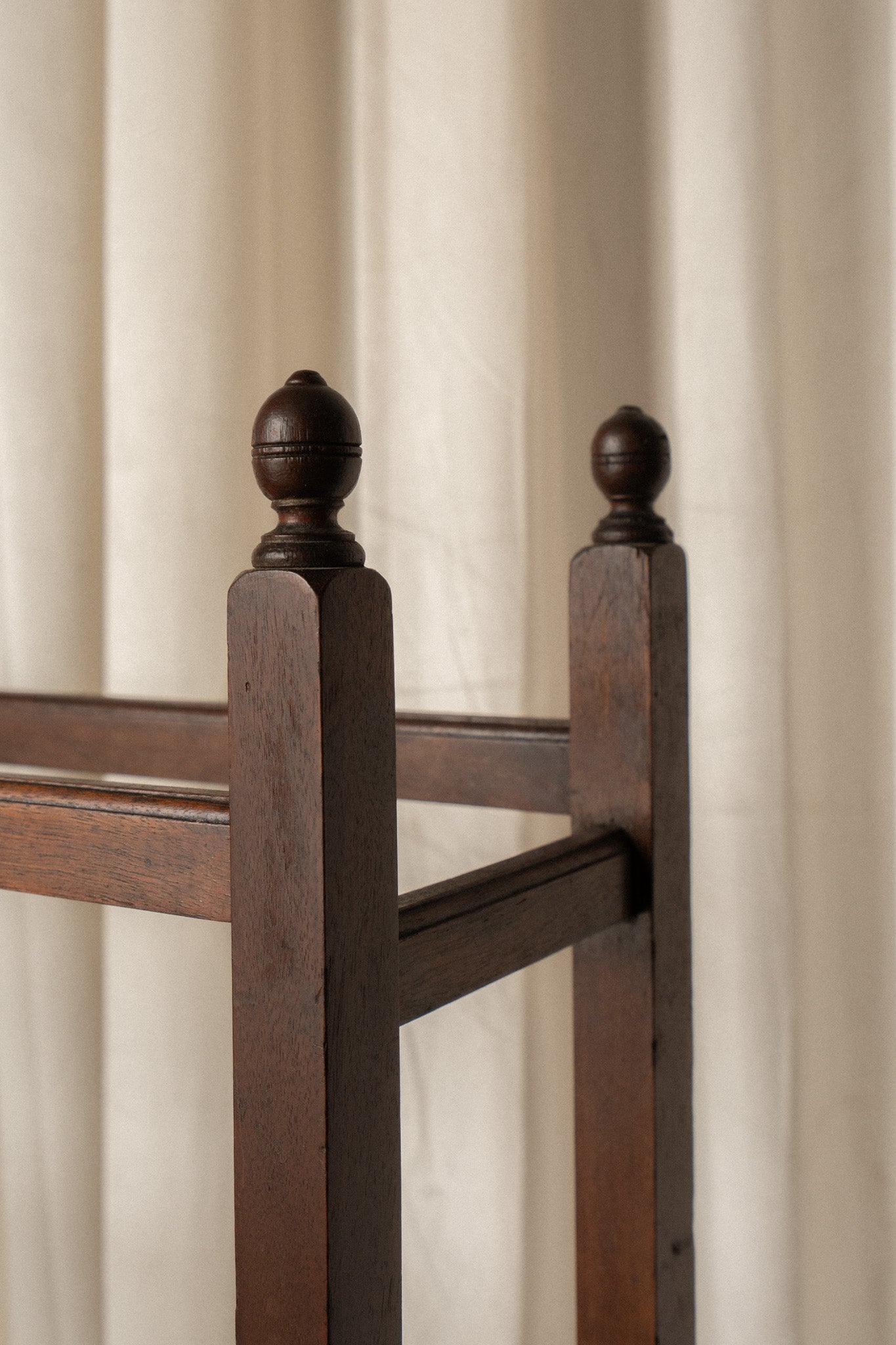 Edwardian Towel Rack - IDYLL MANOR