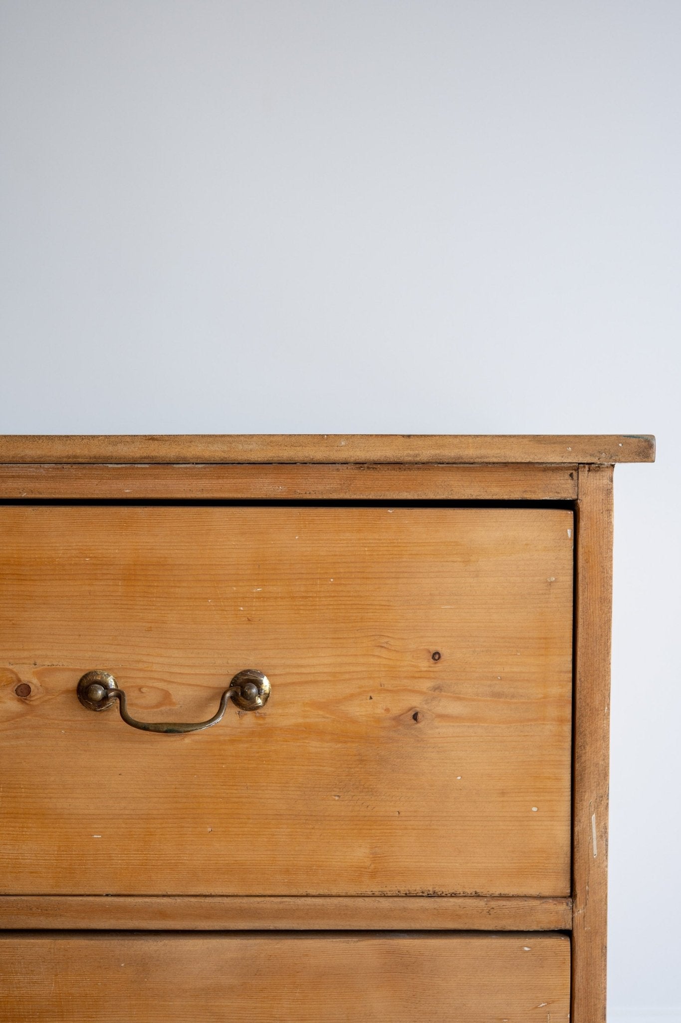 English Chest of Drawers - IDYLL MANOR