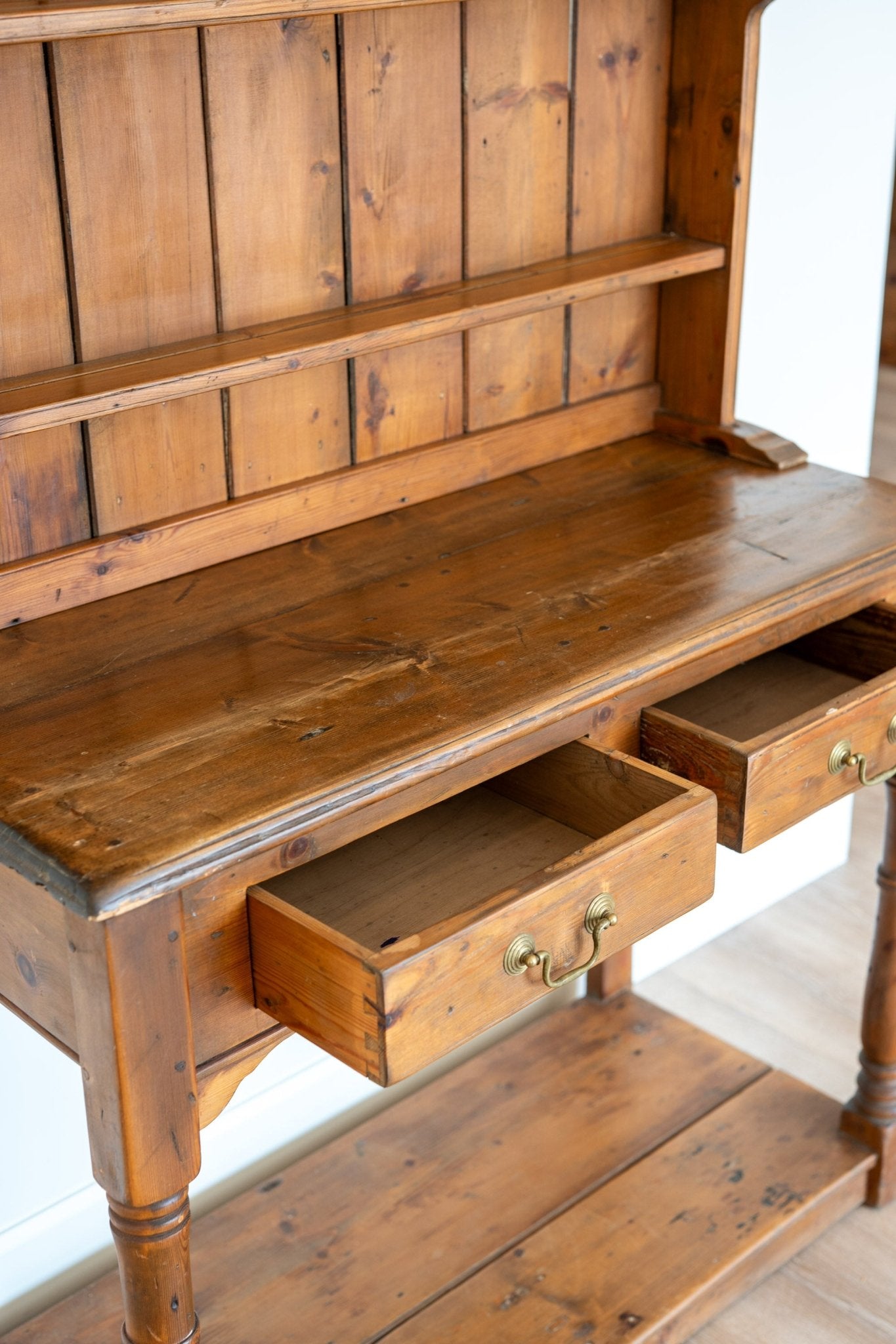 Small Honey Kitchen Dresser - IDYLL MANOR