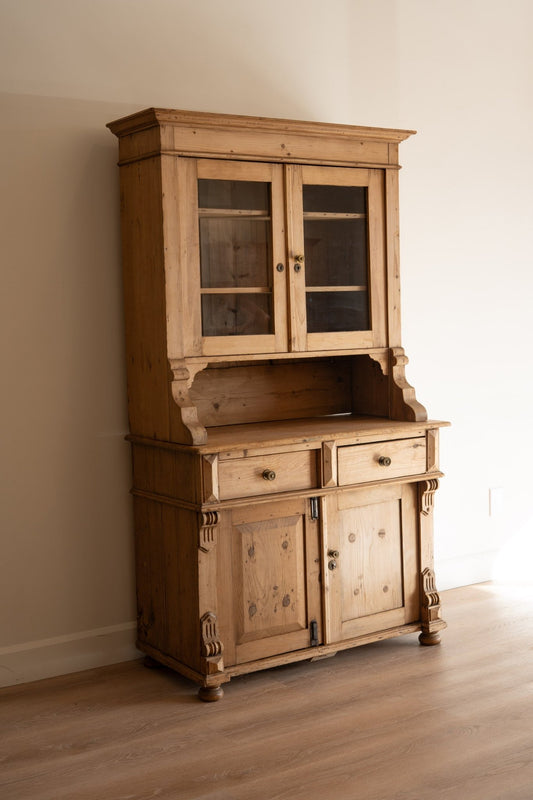 Cottage Kitchen Dresser - IDYLL MANOR