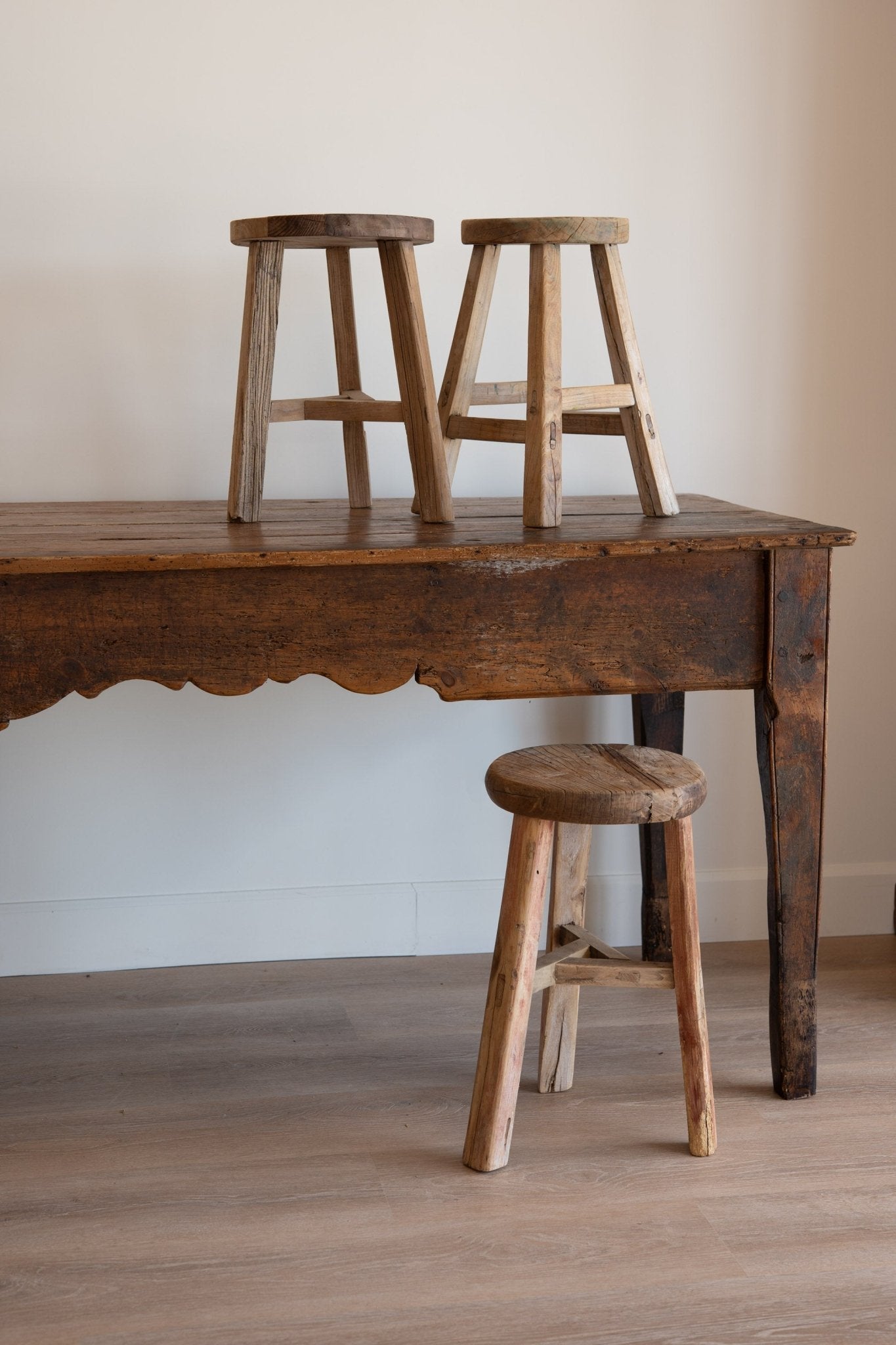 Milking Stool - IDYLL MANOR