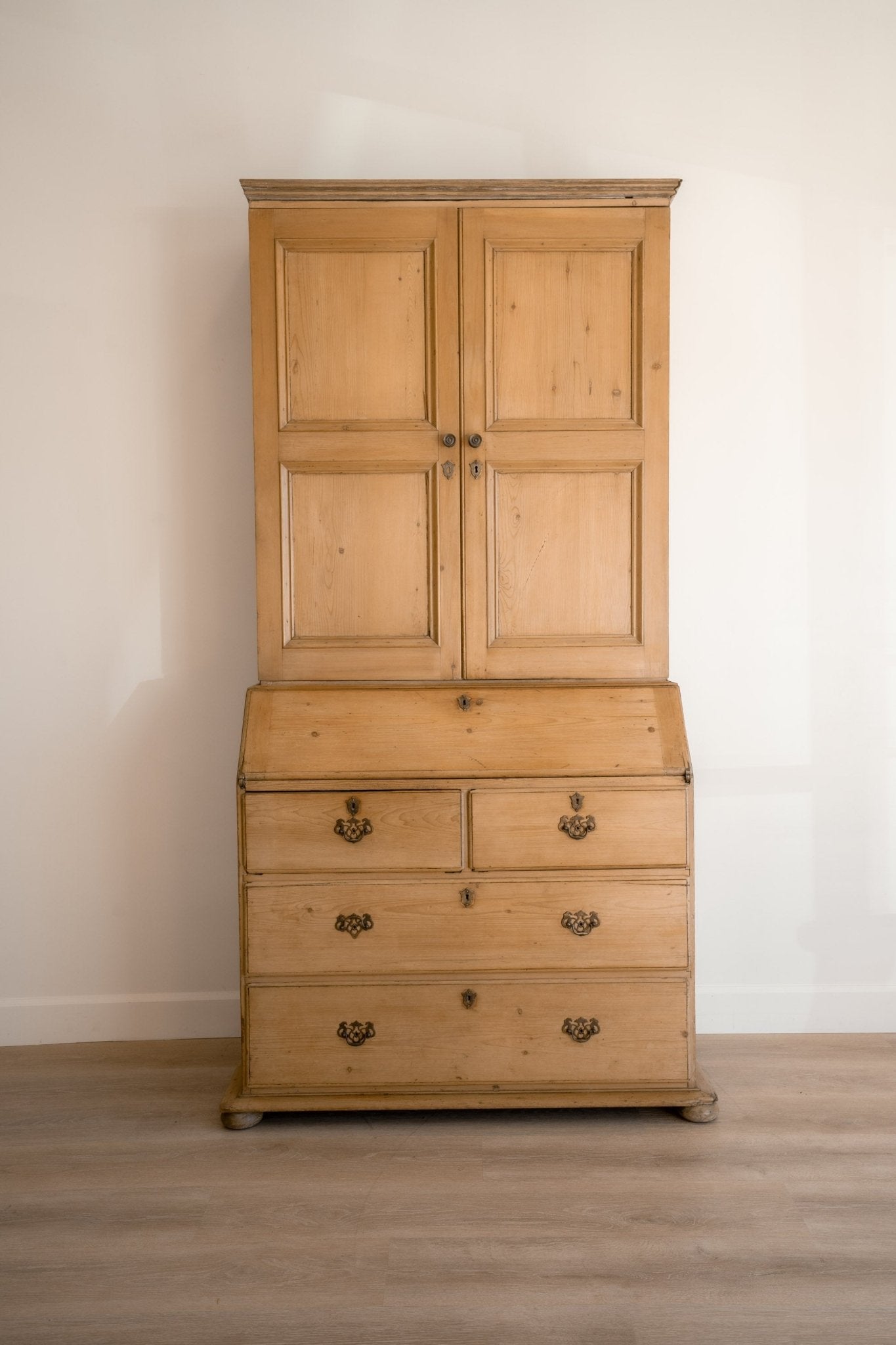 Georgian Bureau - IDYLL MANOR