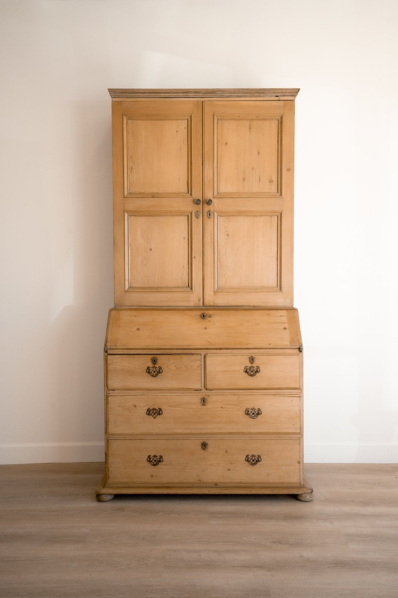 Georgian Bureau - IDYLL MANOR