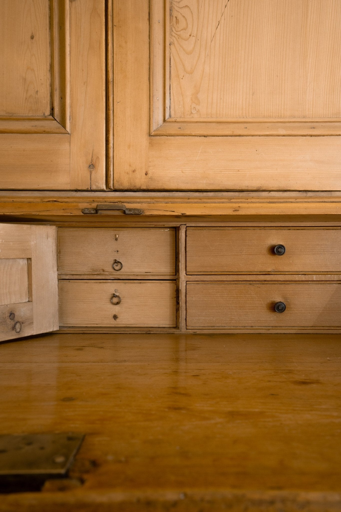 Georgian Bureau - IDYLL MANOR