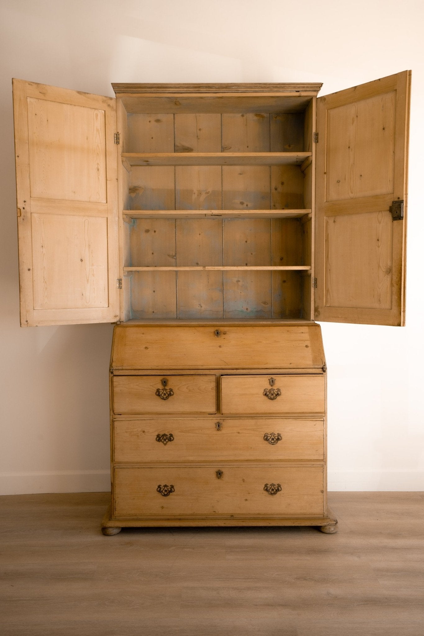 Georgian Bureau - IDYLL MANOR