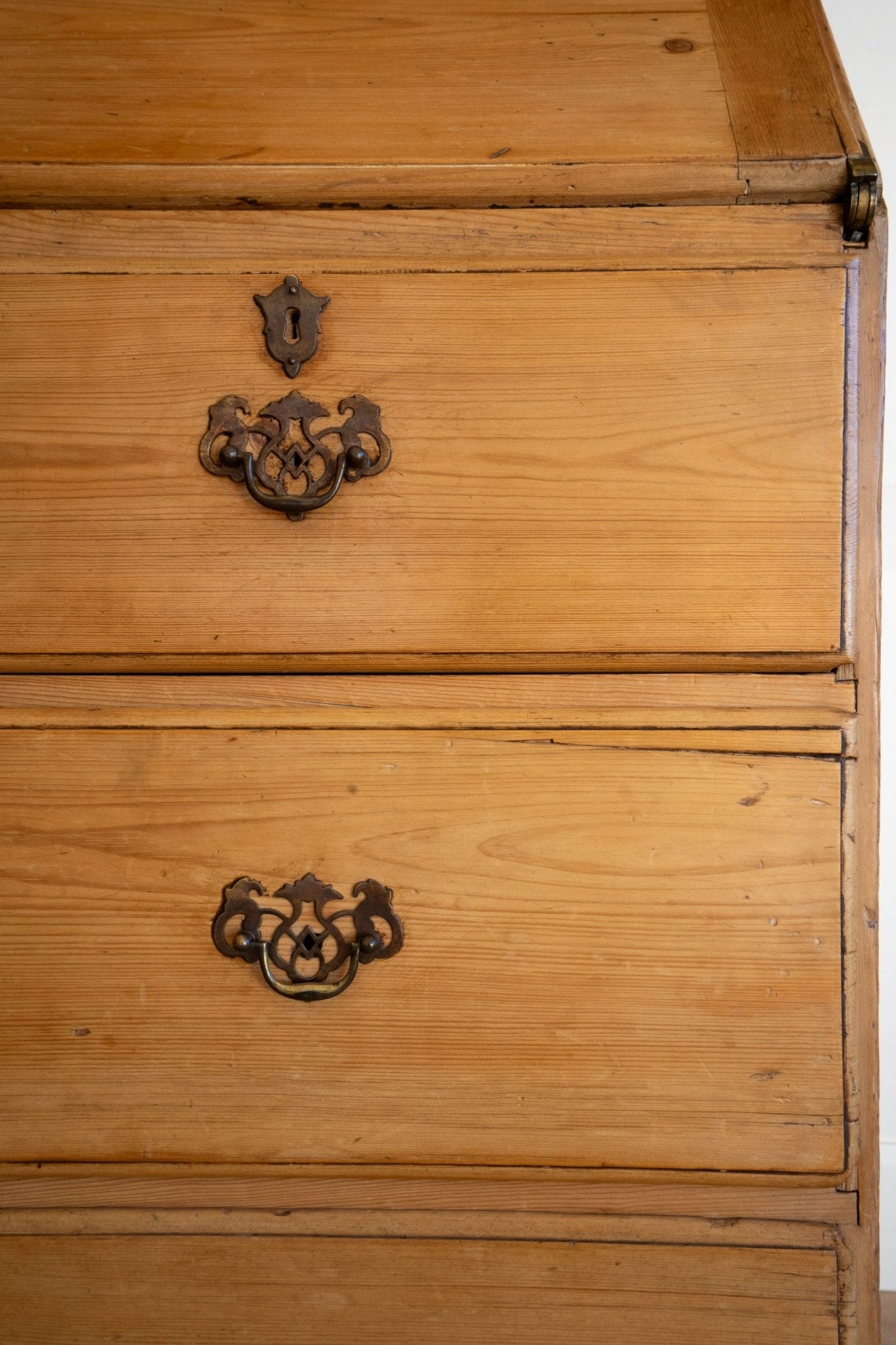 Georgian Bureau - IDYLL MANOR