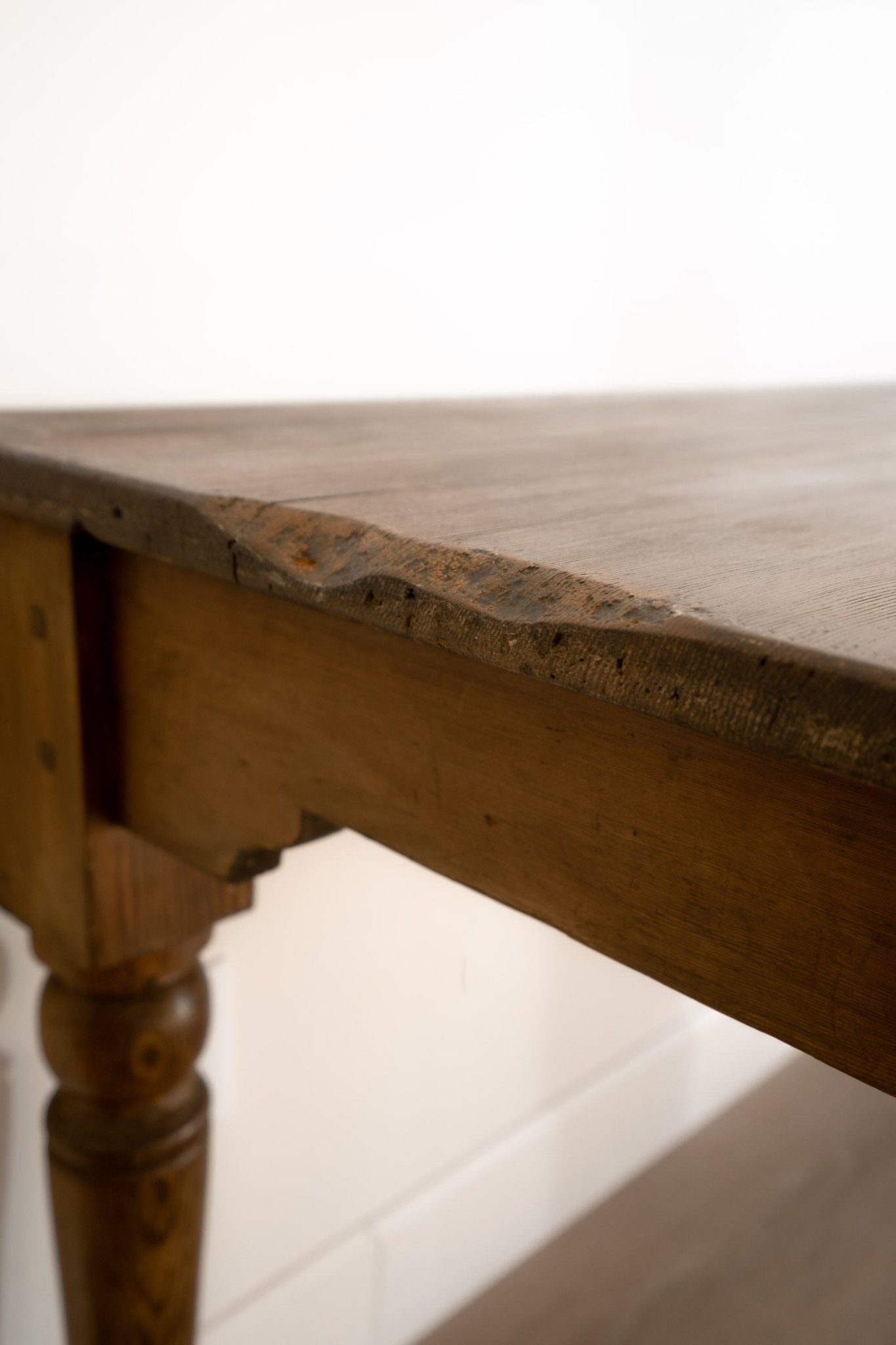 Large Early Victorian Pine Dairy Table - IDYLL MANOR