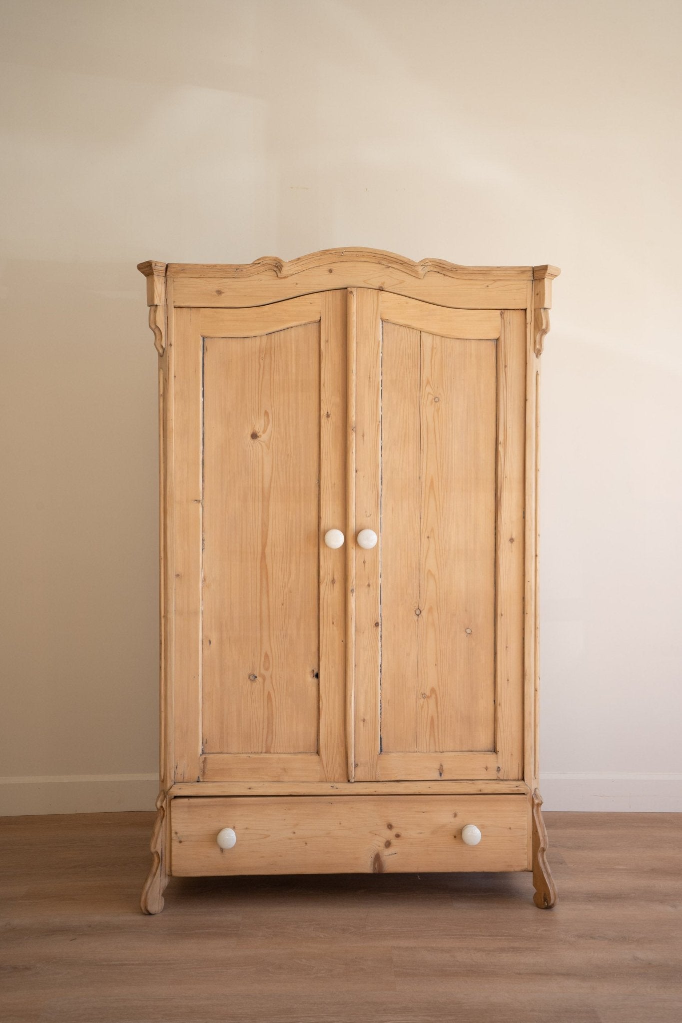 Double Doored Wardrobe - IDYLL MANOR