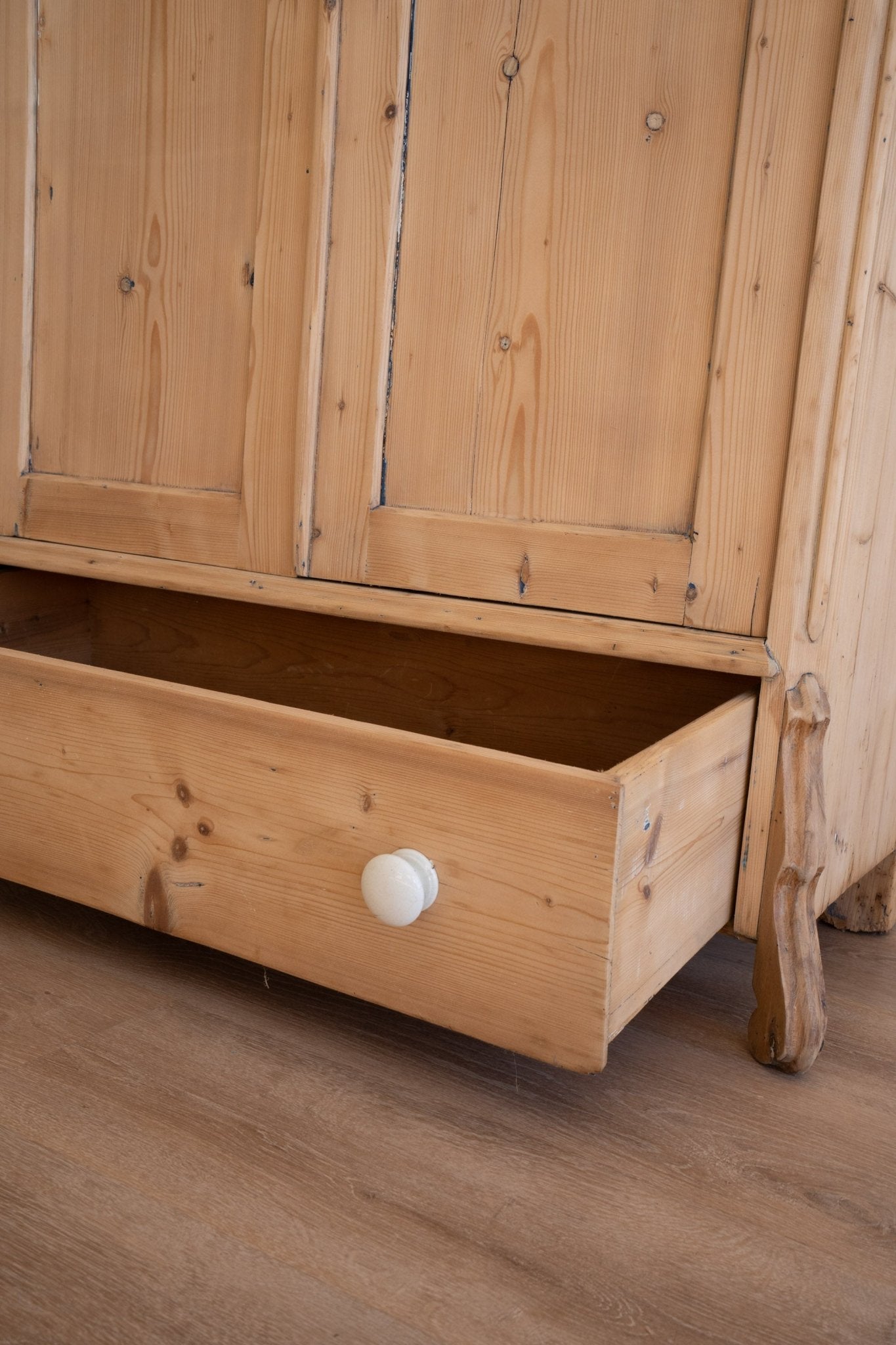 Double Doored Wardrobe - IDYLL MANOR