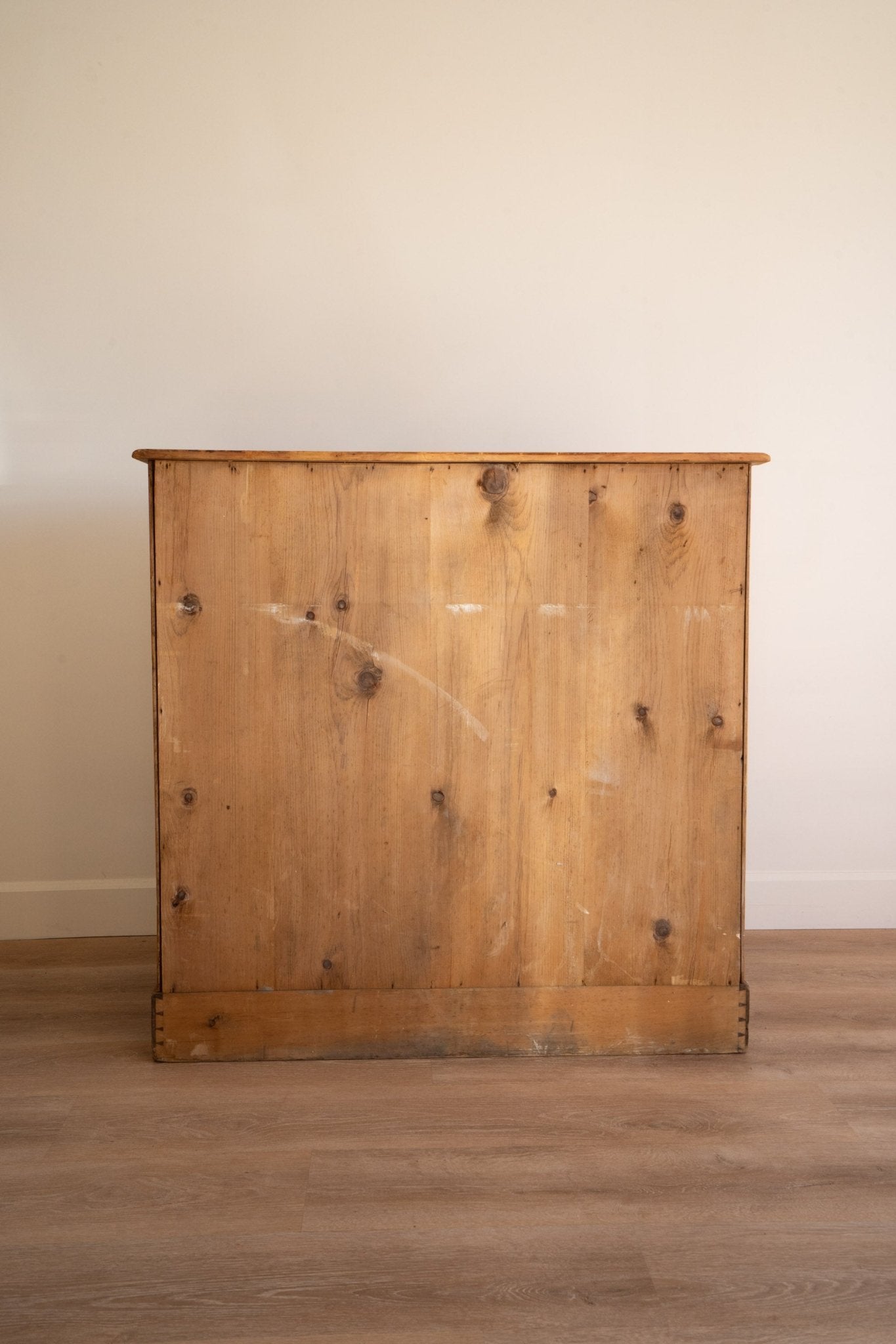 Light Pine Chest of Drawers with Dark Knobs - IDYLL MANOR