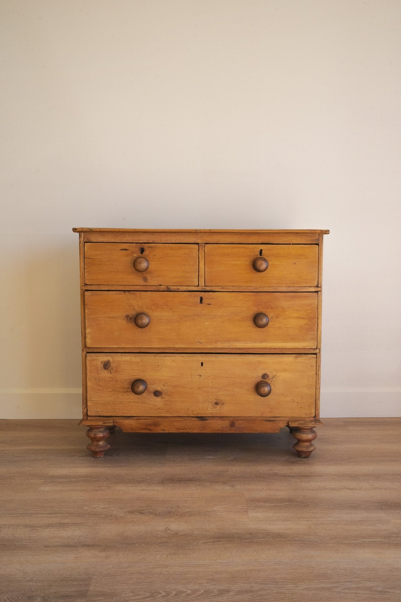 Small Pine Chest of Drawers - IDYLL MANOR
