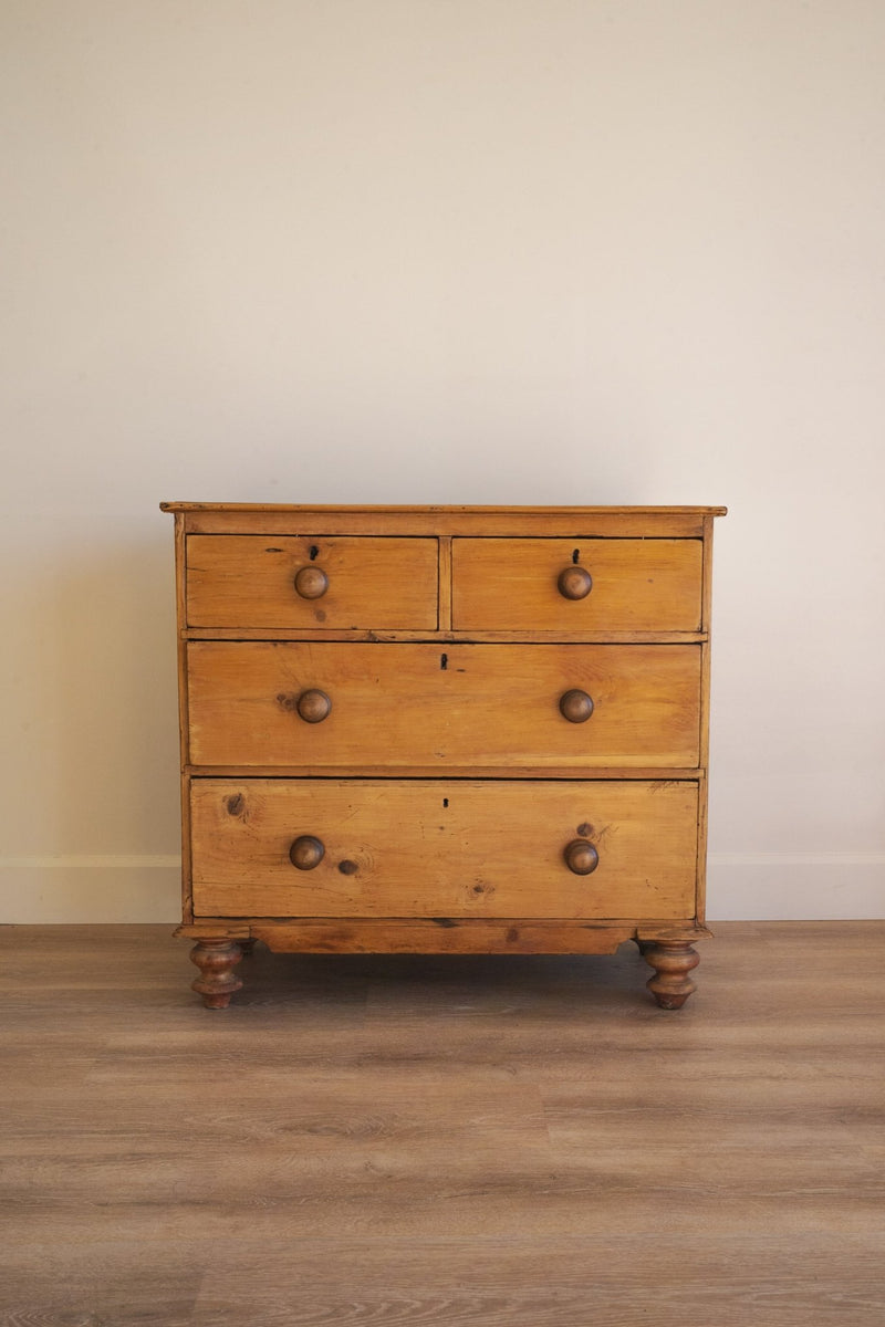Small Pine Chest of Drawers - IDYLL MANOR