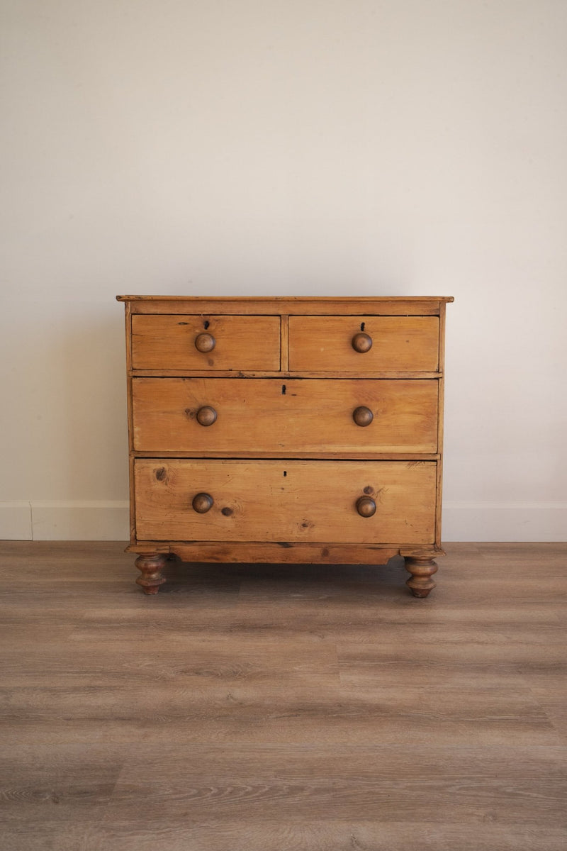 Small Pine Chest of Drawers - IDYLL MANOR