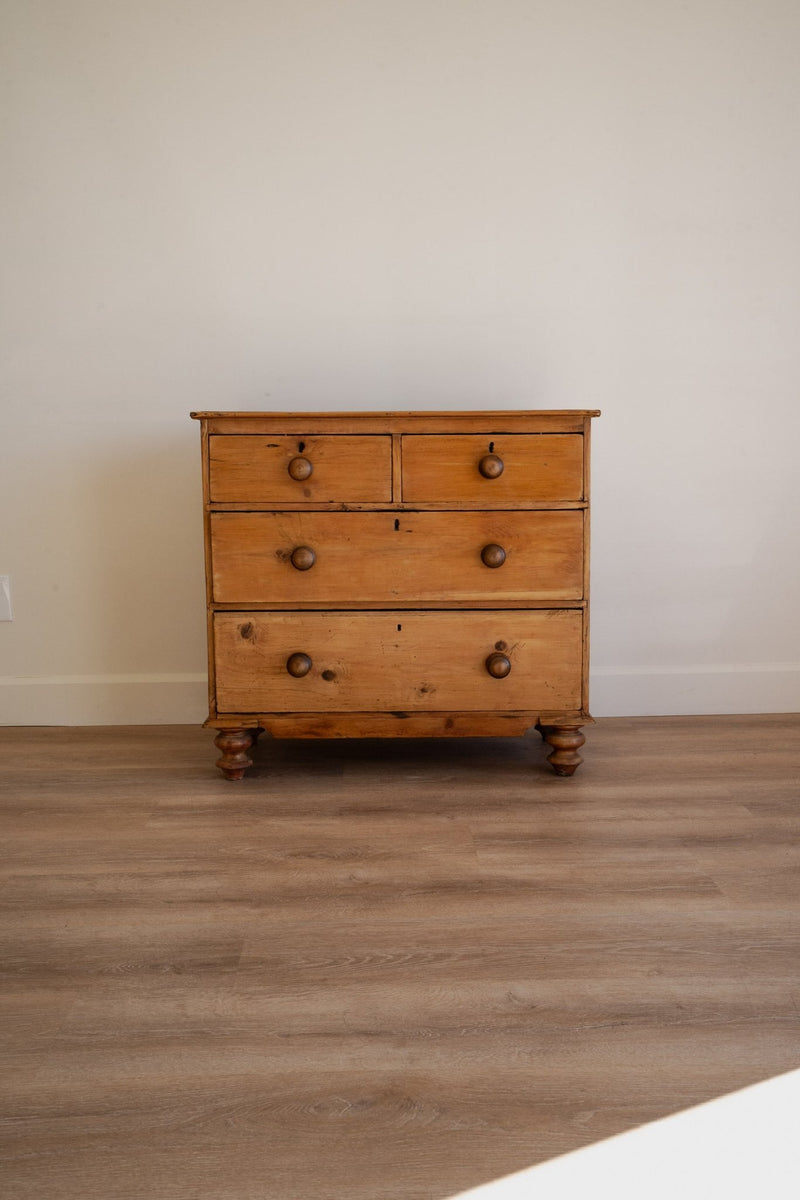 Small Pine Chest of Drawers - IDYLL MANOR