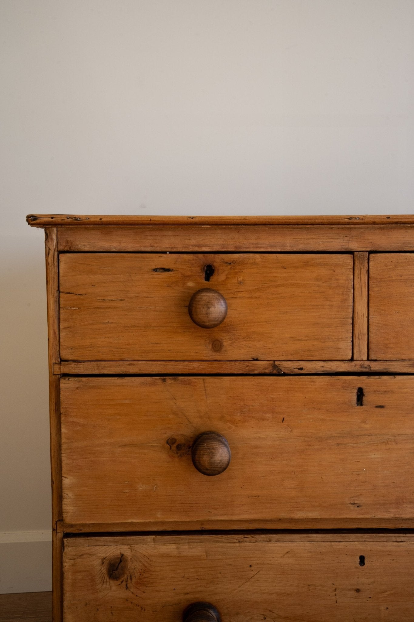 Small Pine Chest of Drawers - IDYLL MANOR