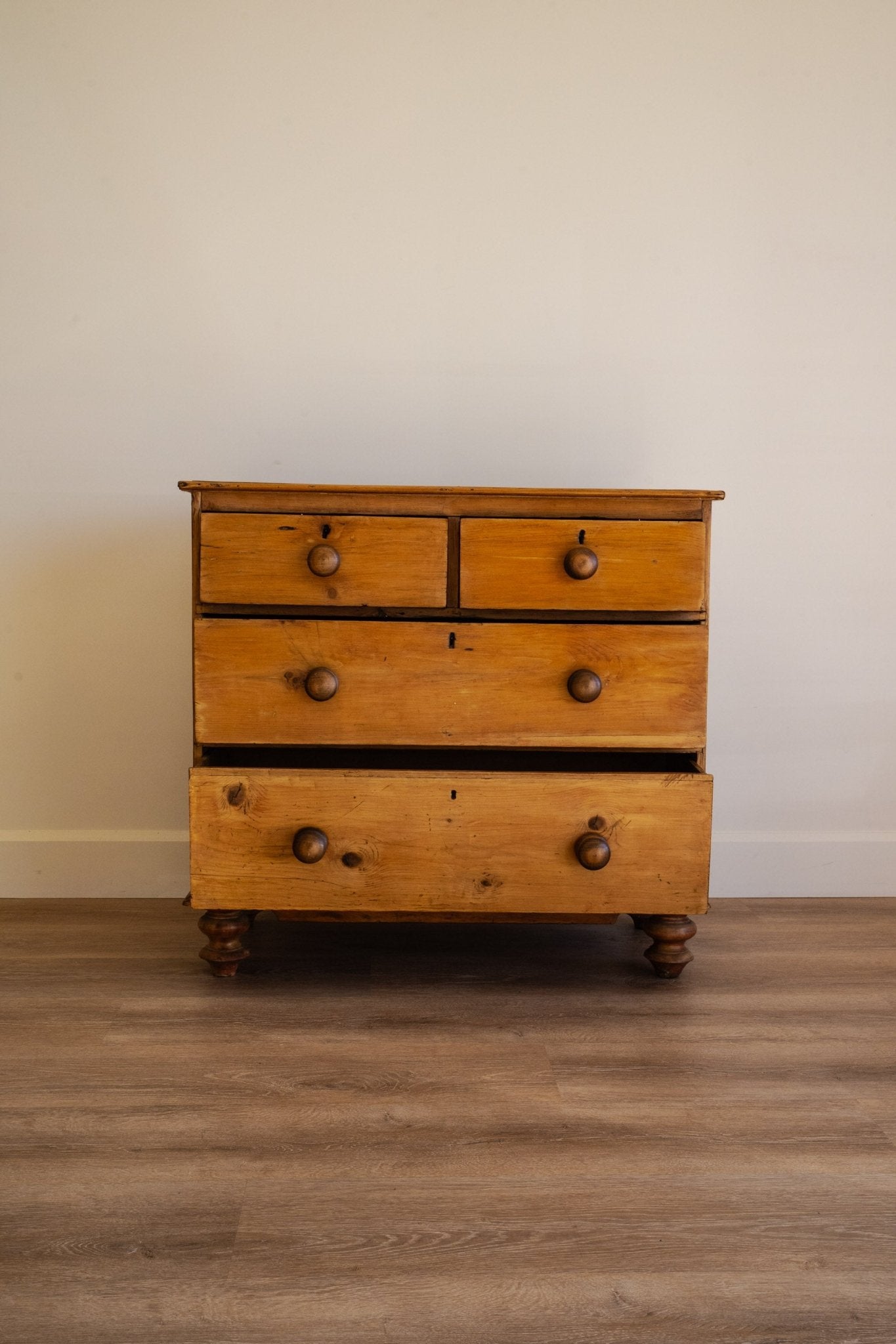 Small Pine Chest of Drawers - IDYLL MANOR