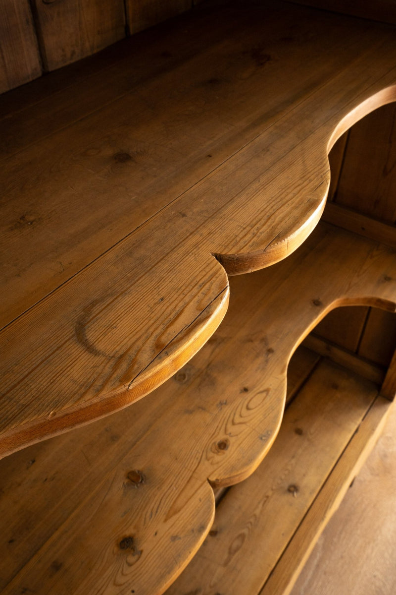 Scalloped Shelves Bookcase - IDYLL MANOR