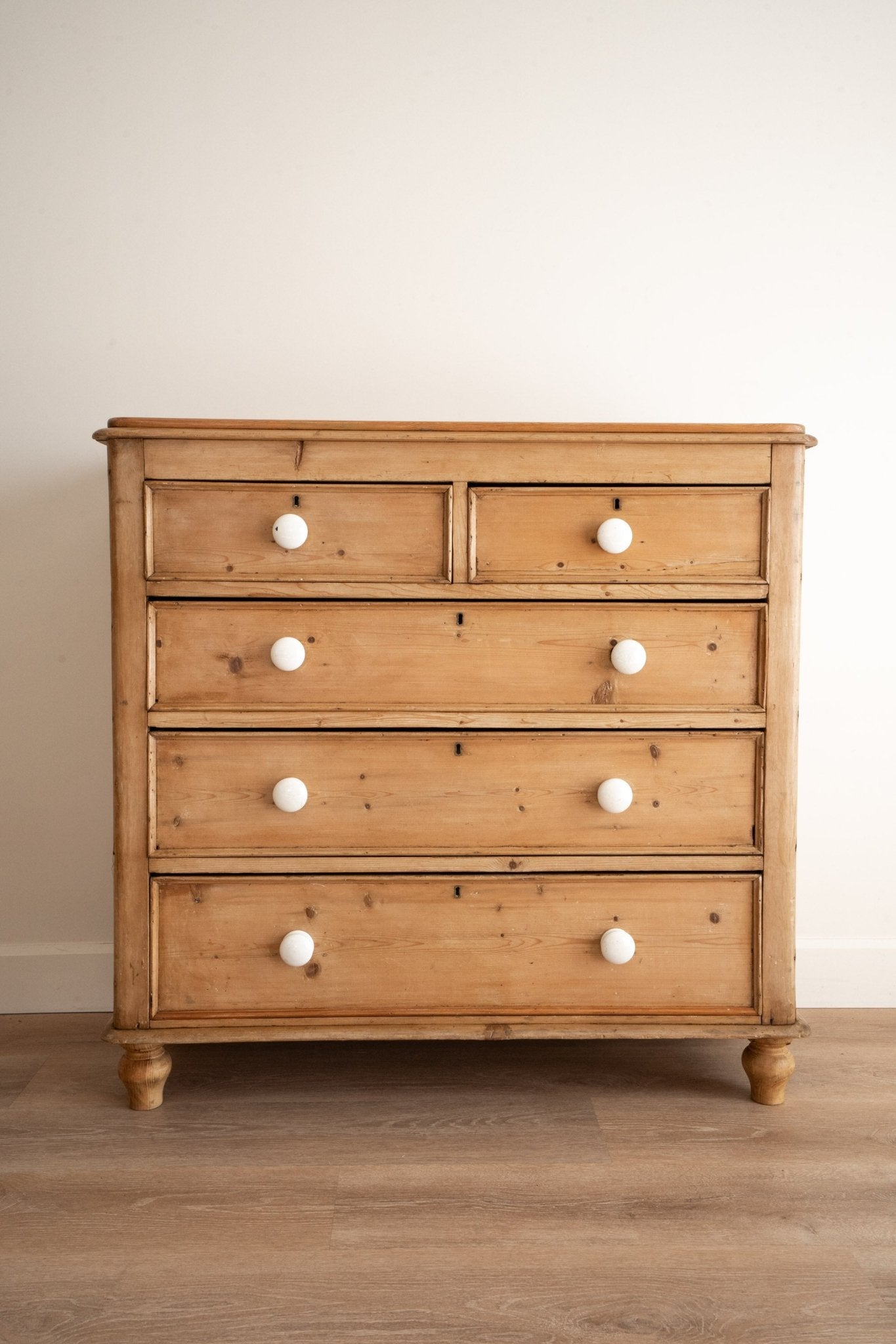 2/3 Porcelain Knob Pine Chest of Drawers - IDYLL MANOR