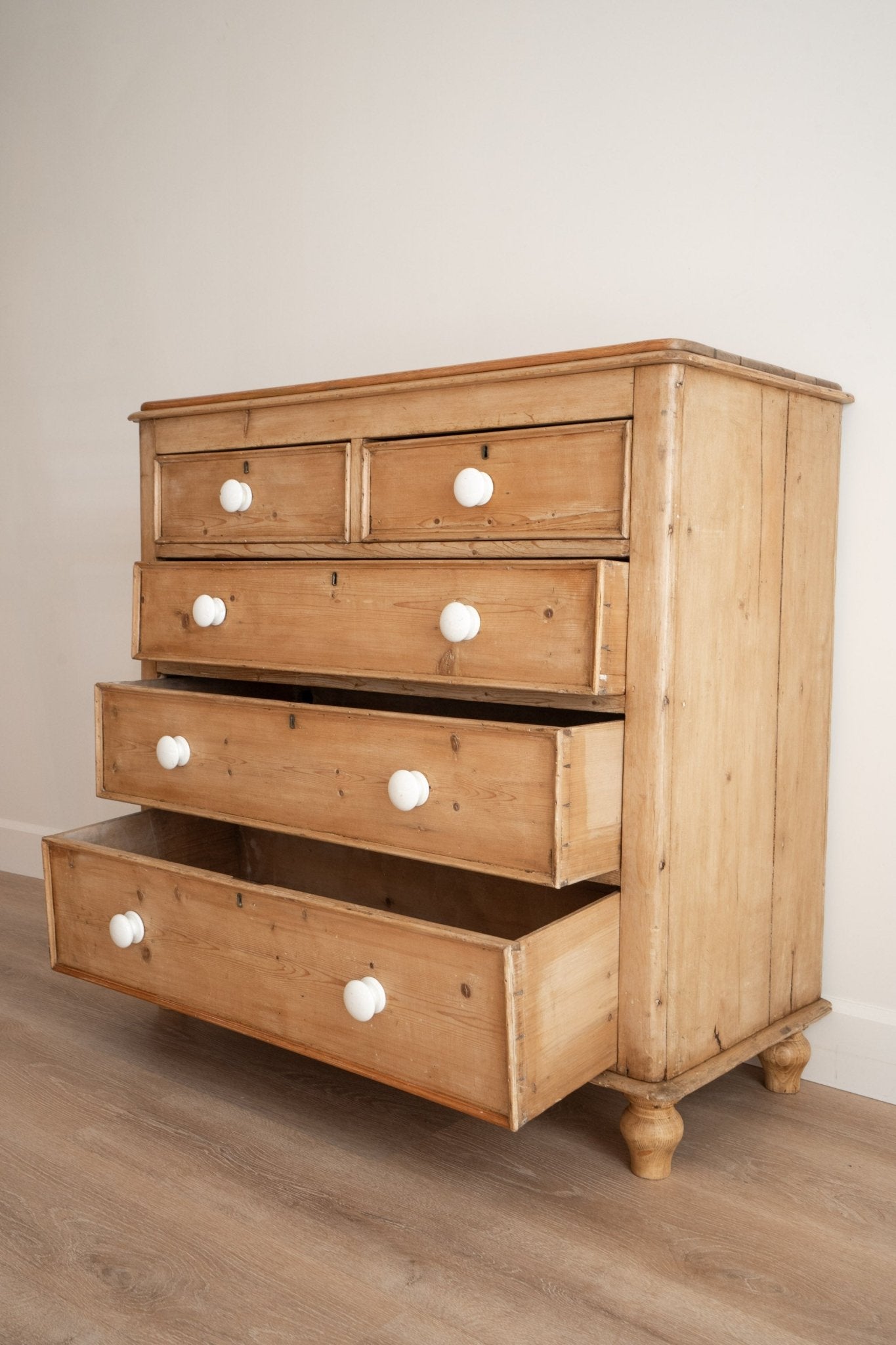 2/3 Porcelain Knob Pine Chest of Drawers - IDYLL MANOR