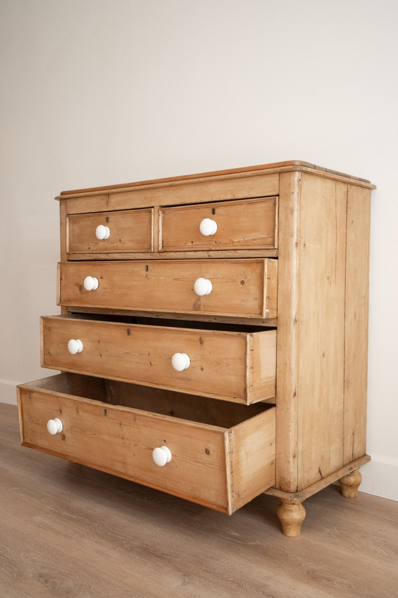 2/3 Porcelain Knob Pine Chest of Drawers - IDYLL MANOR