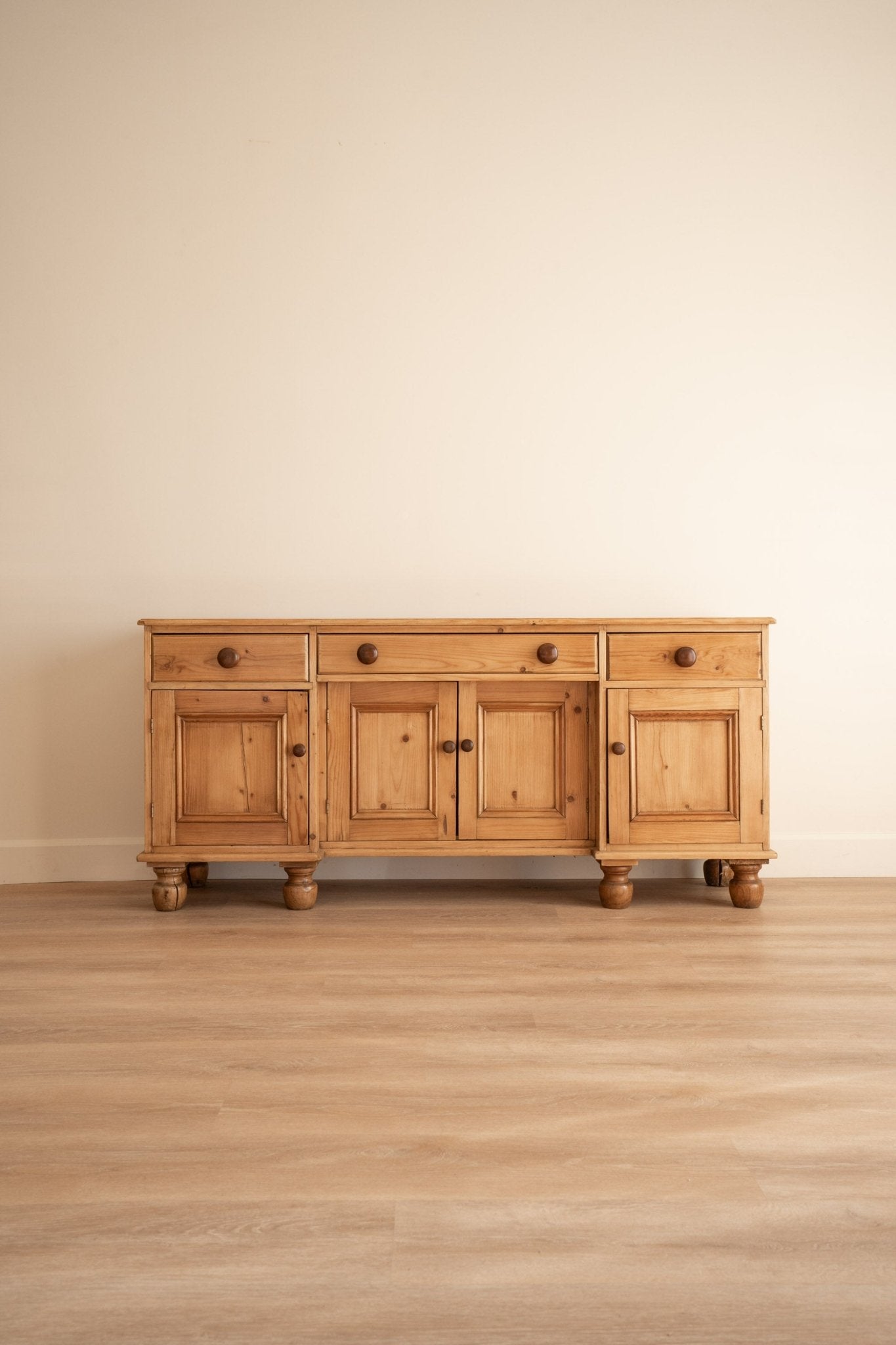 Pine Sideboard | Dark Knobs - IDYLL MANOR