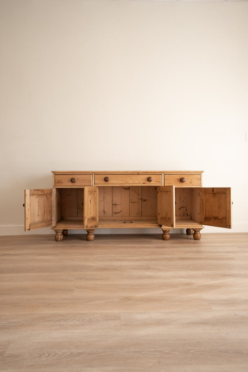 Pine Sideboard | Dark Knobs - IDYLL MANOR
