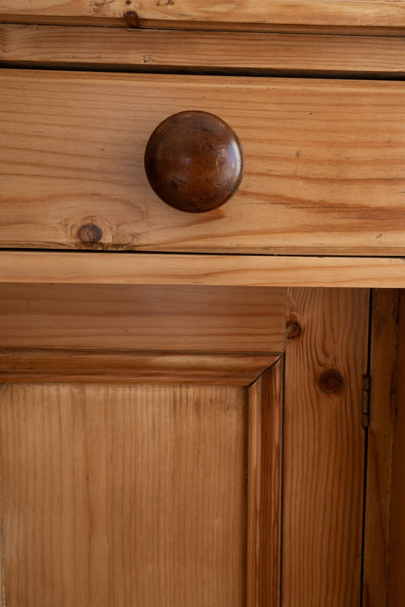 Pine Sideboard | Dark Knobs - IDYLL MANOR