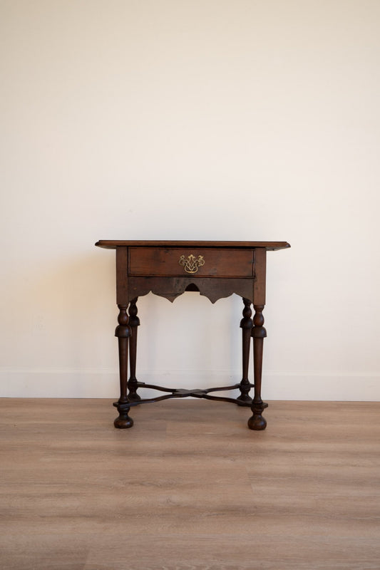 Carved Oak Side Table 18th Century - IDYLL MANOR