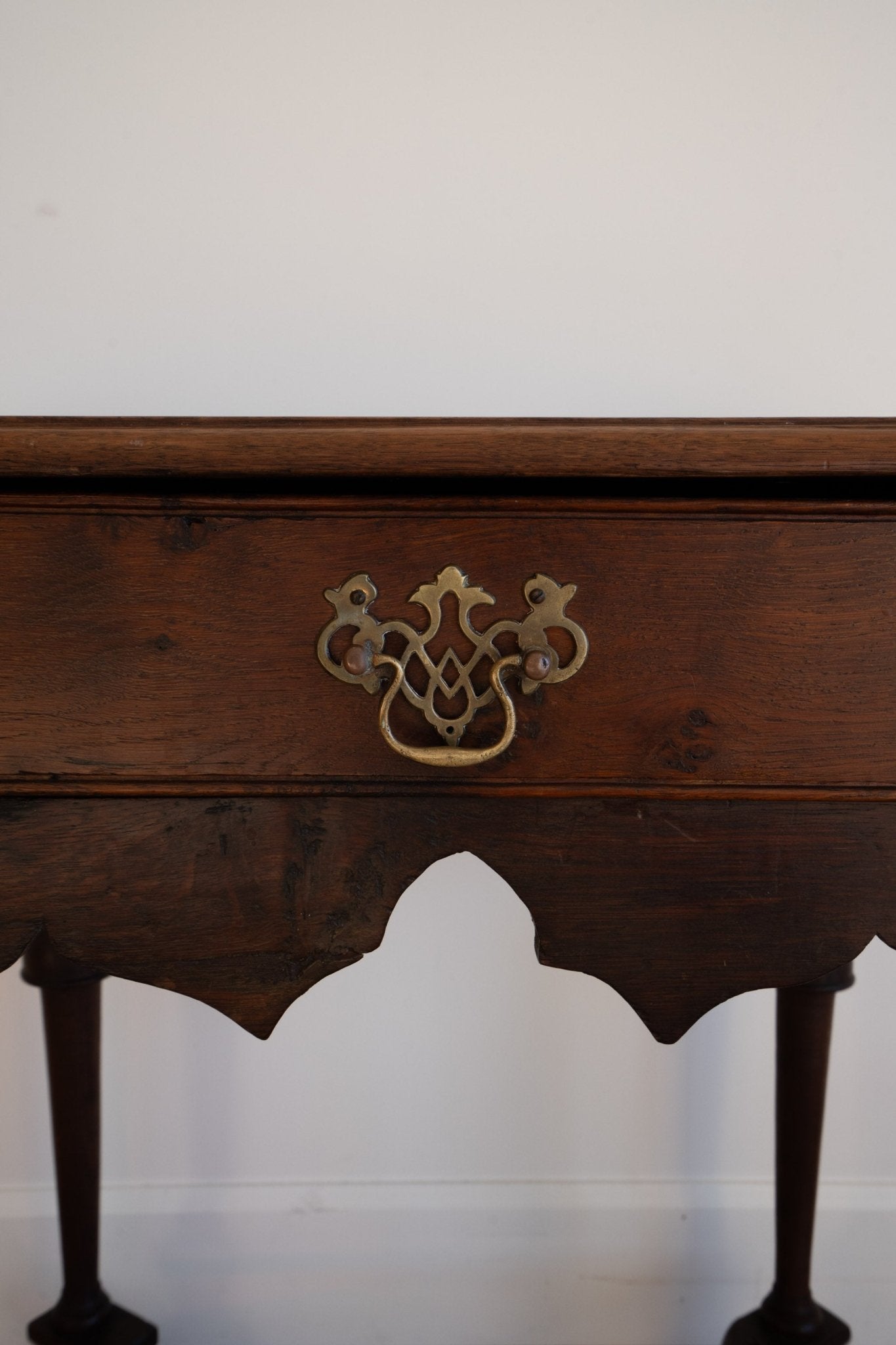 Carved Oak Side Table 18th Century - IDYLL MANOR