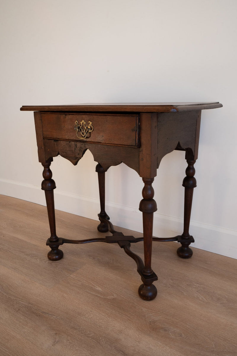 Carved Oak Side Table 18th Century - IDYLL MANOR