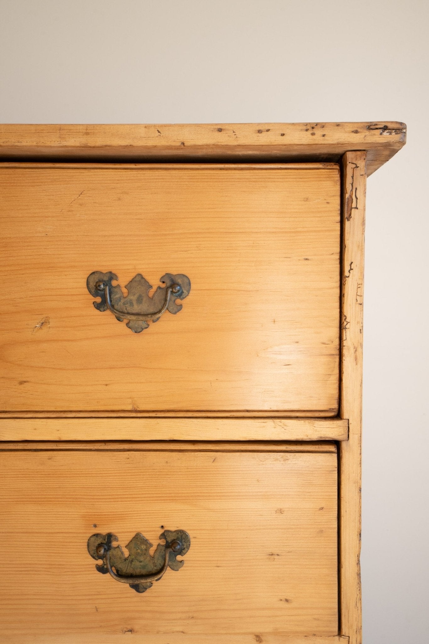 Tall Chest of Drawers, 5 Brass Handles - IDYLL MANOR