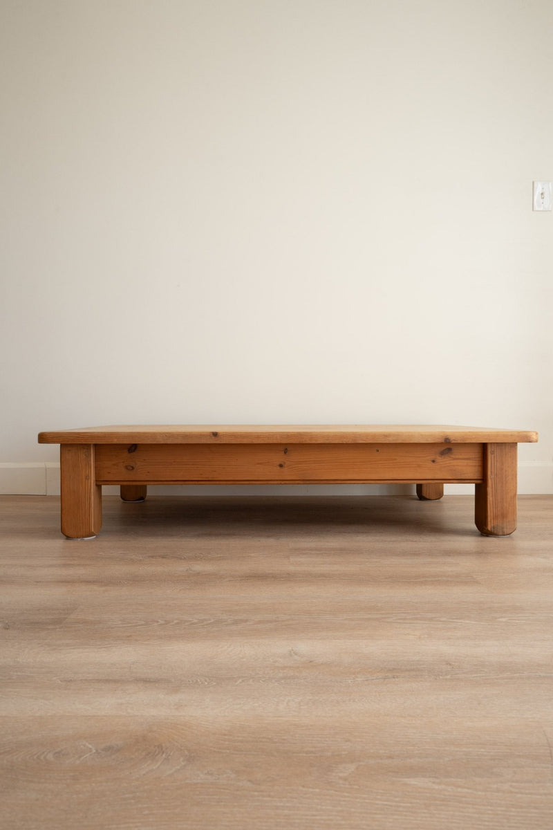 Vintage Pine Coffee Table - IDYLL MANOR