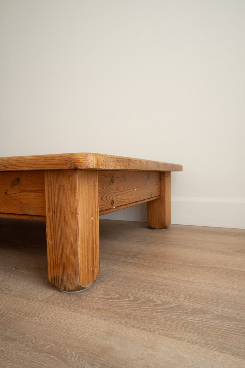 Vintage Pine Coffee Table - IDYLL MANOR