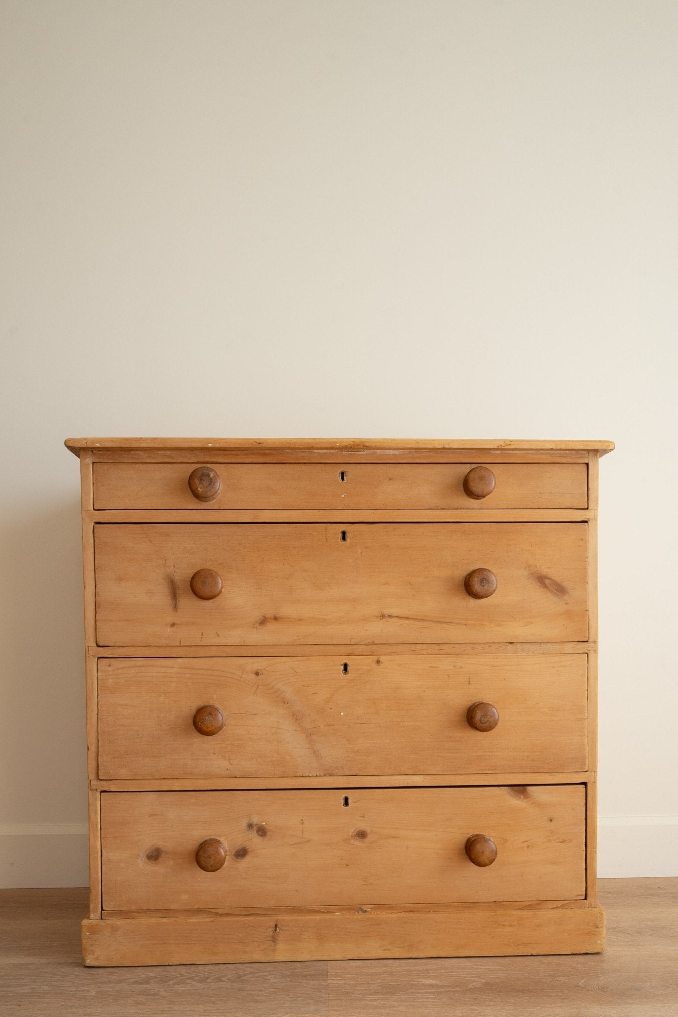 Light Wood Dresser | Chest of Drawers With Plinth Base - IDYLL MANOR