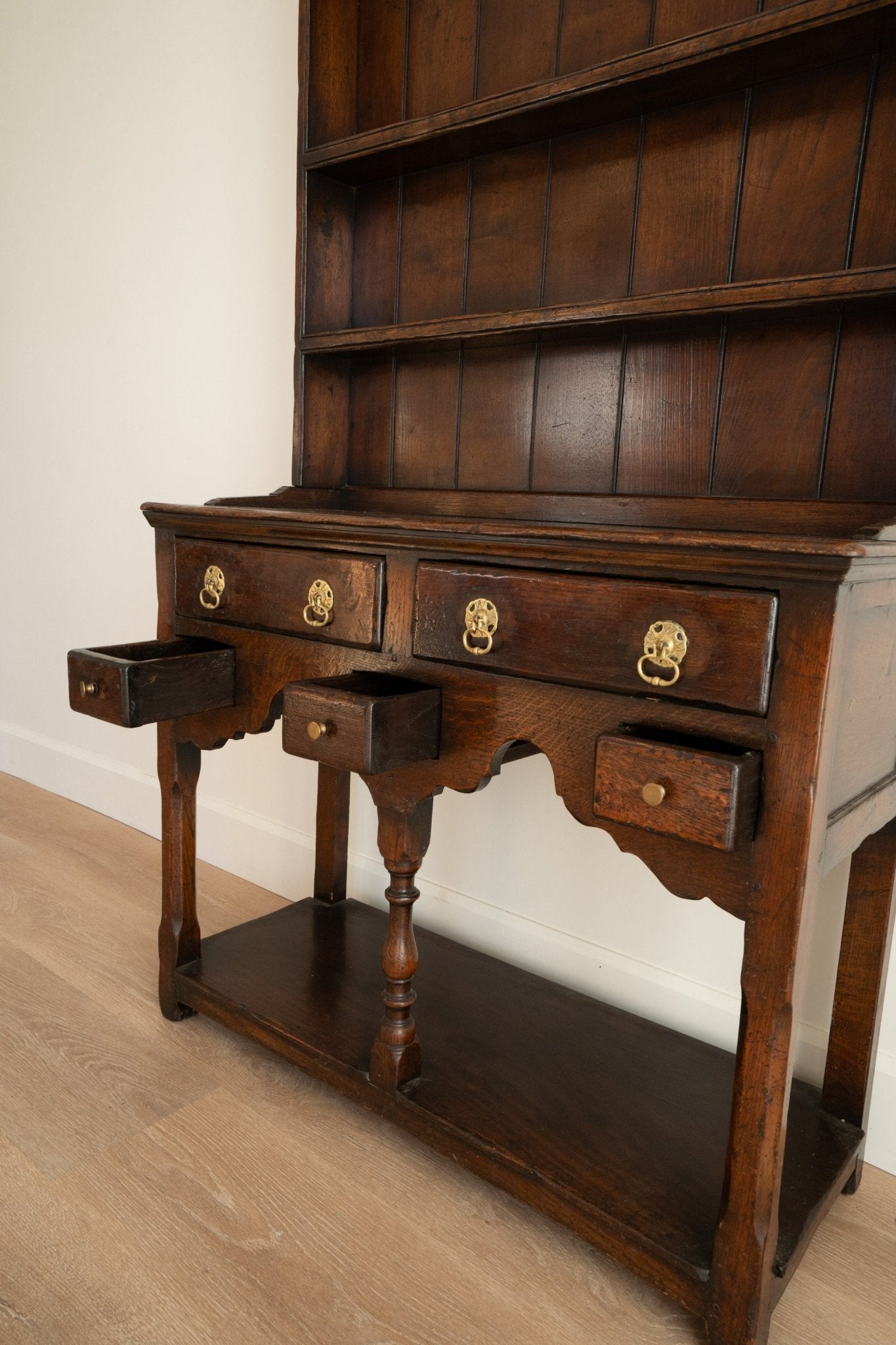 Carved Kitchen Dresser - IDYLL MANOR